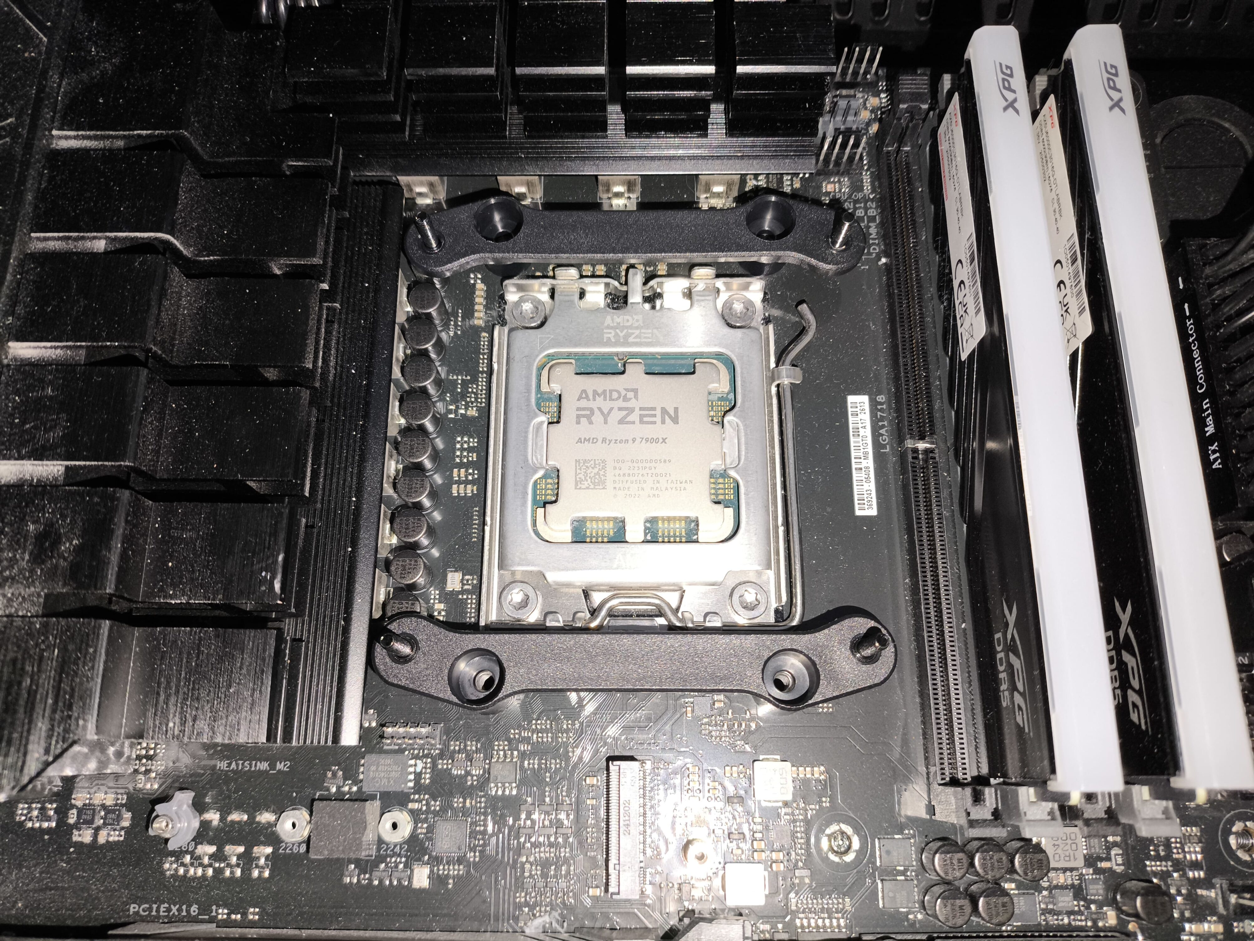 Krux HydroX 240 / Krux HydroGlance 360 White LCD - premierowy test chłodzeń AIO. Czy oba są warte uwagi?