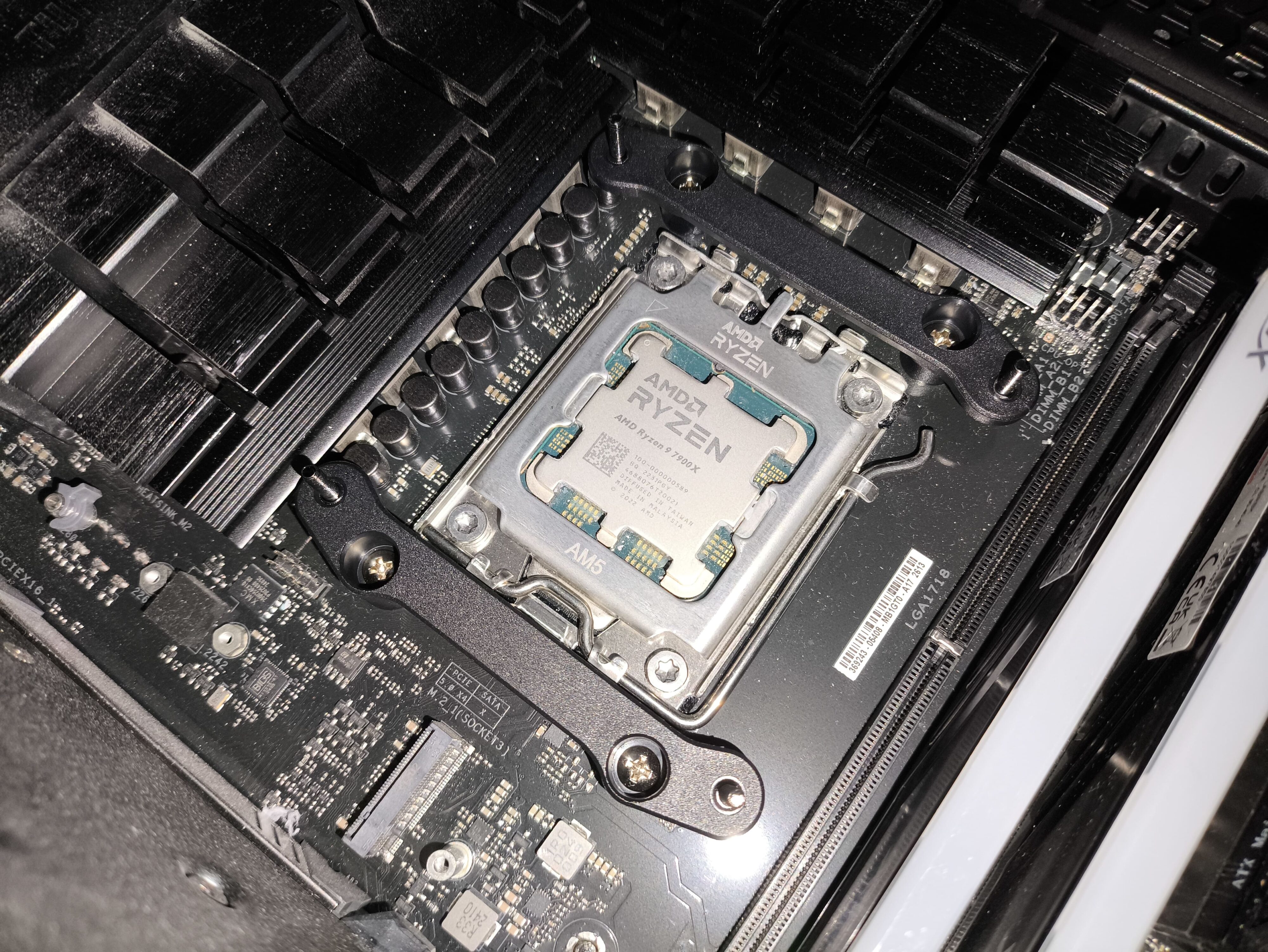 Krux HydroX 240 / Krux HydroGlance 360 White LCD - premierowy test chłodzeń AIO. Czy oba są warte uwagi?