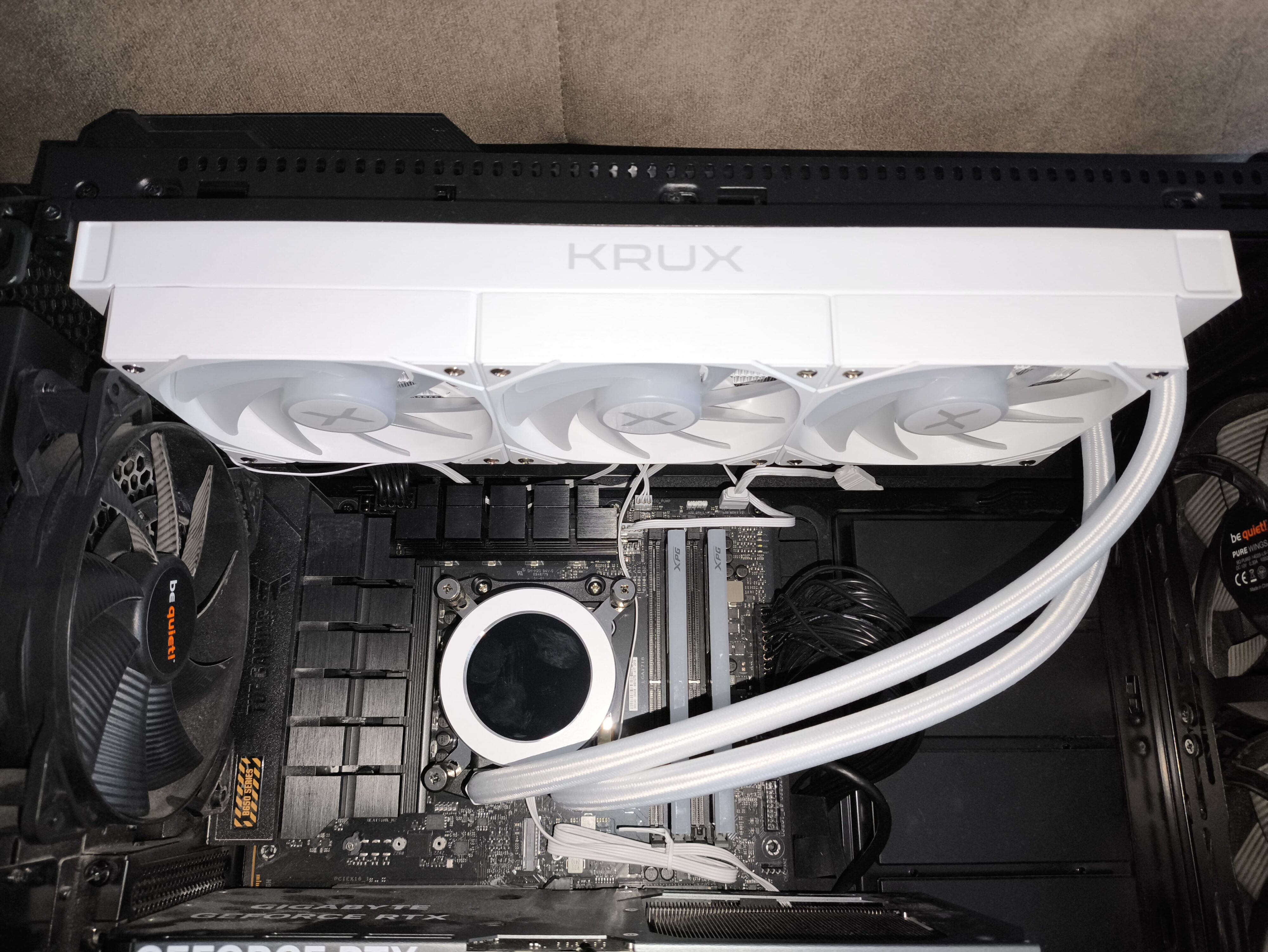 Krux HydroX 240 / Krux HydroGlance 360 White LCD - premierowy test chłodzeń AIO. Czy oba są warte uwagi?