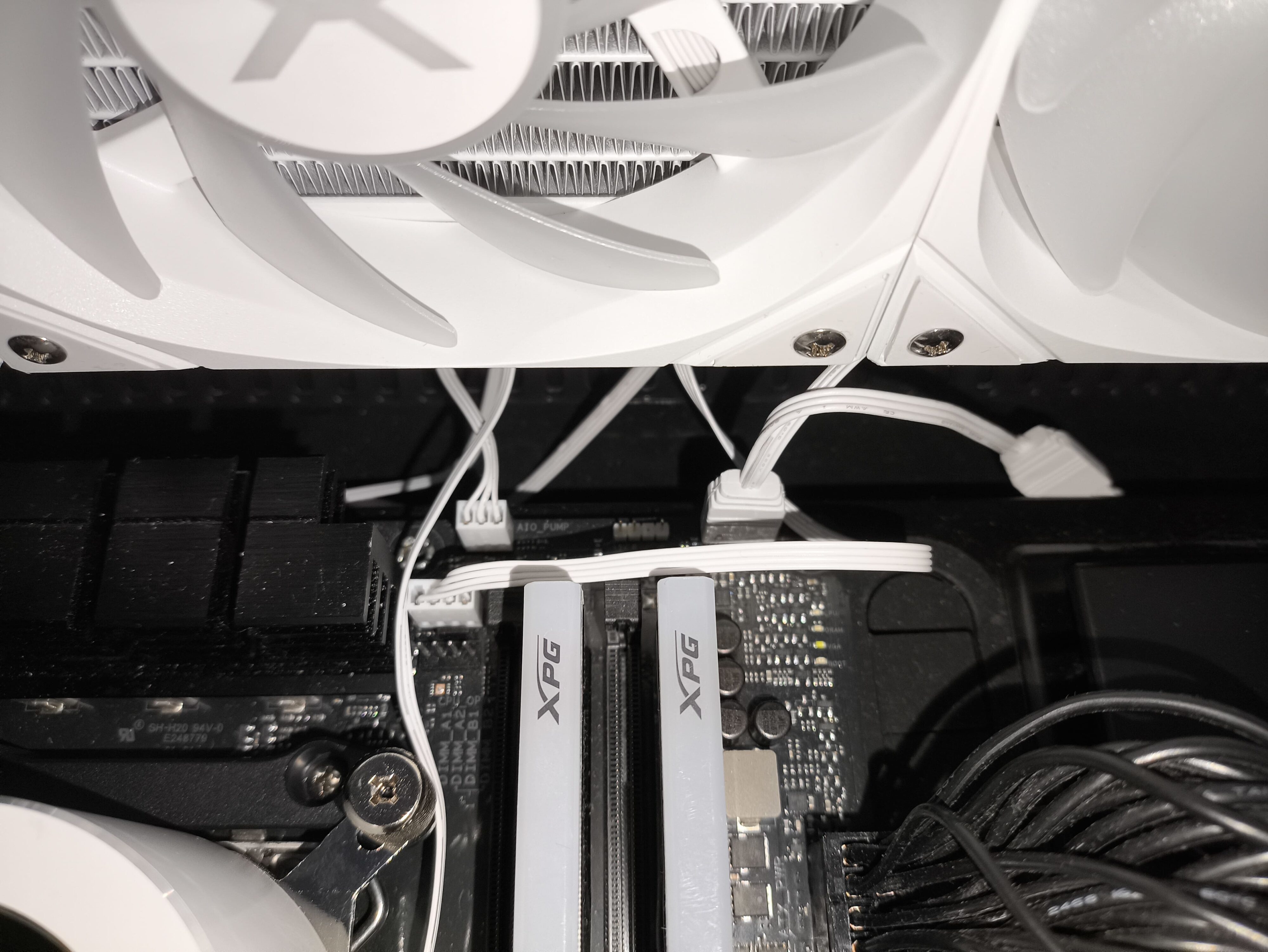 Krux HydroX 240 / Krux HydroGlance 360 White LCD - premierowy test chłodzeń AIO. Czy oba są warte uwagi?