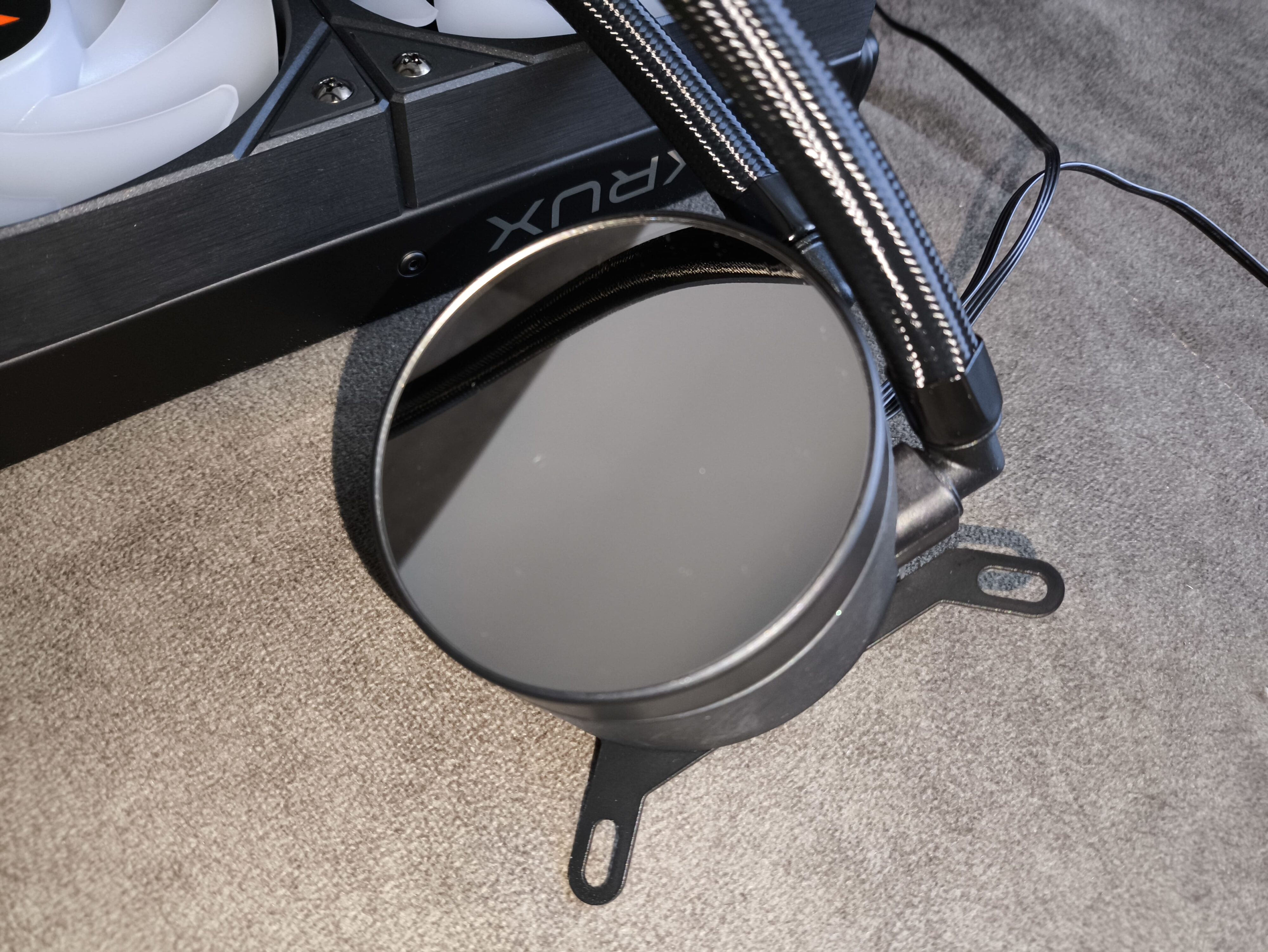 Krux HydroX 240 / Krux HydroGlance 360 White LCD - premierowy test chłodzeń AIO. Czy oba są warte uwagi?