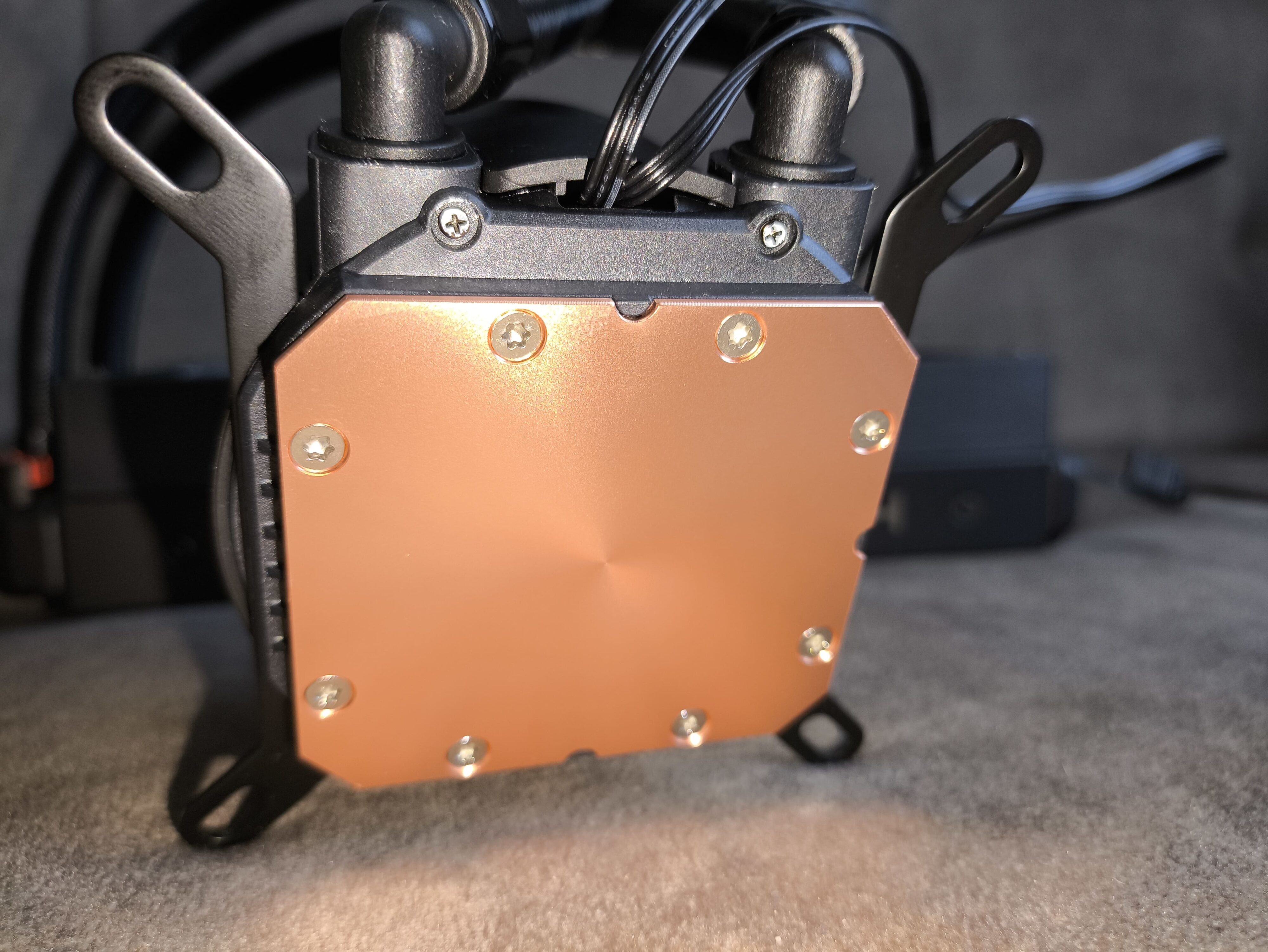 Krux HydroX 240 / Krux HydroGlance 360 White LCD - premierowy test chłodzeń AIO. Czy oba są warte uwagi?