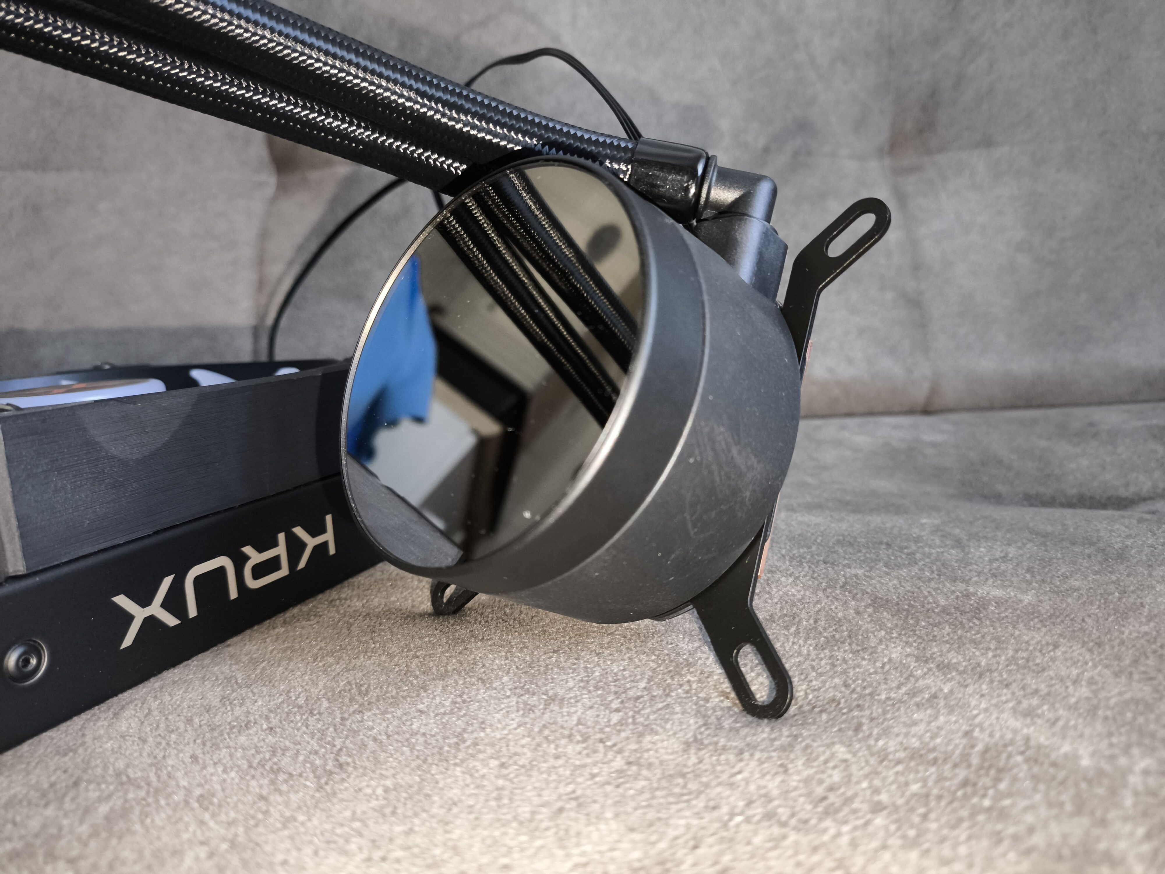 Krux HydroX 240 / Krux HydroGlance 360 White LCD - premierowy test chłodzeń AIO. Czy oba są warte uwagi?