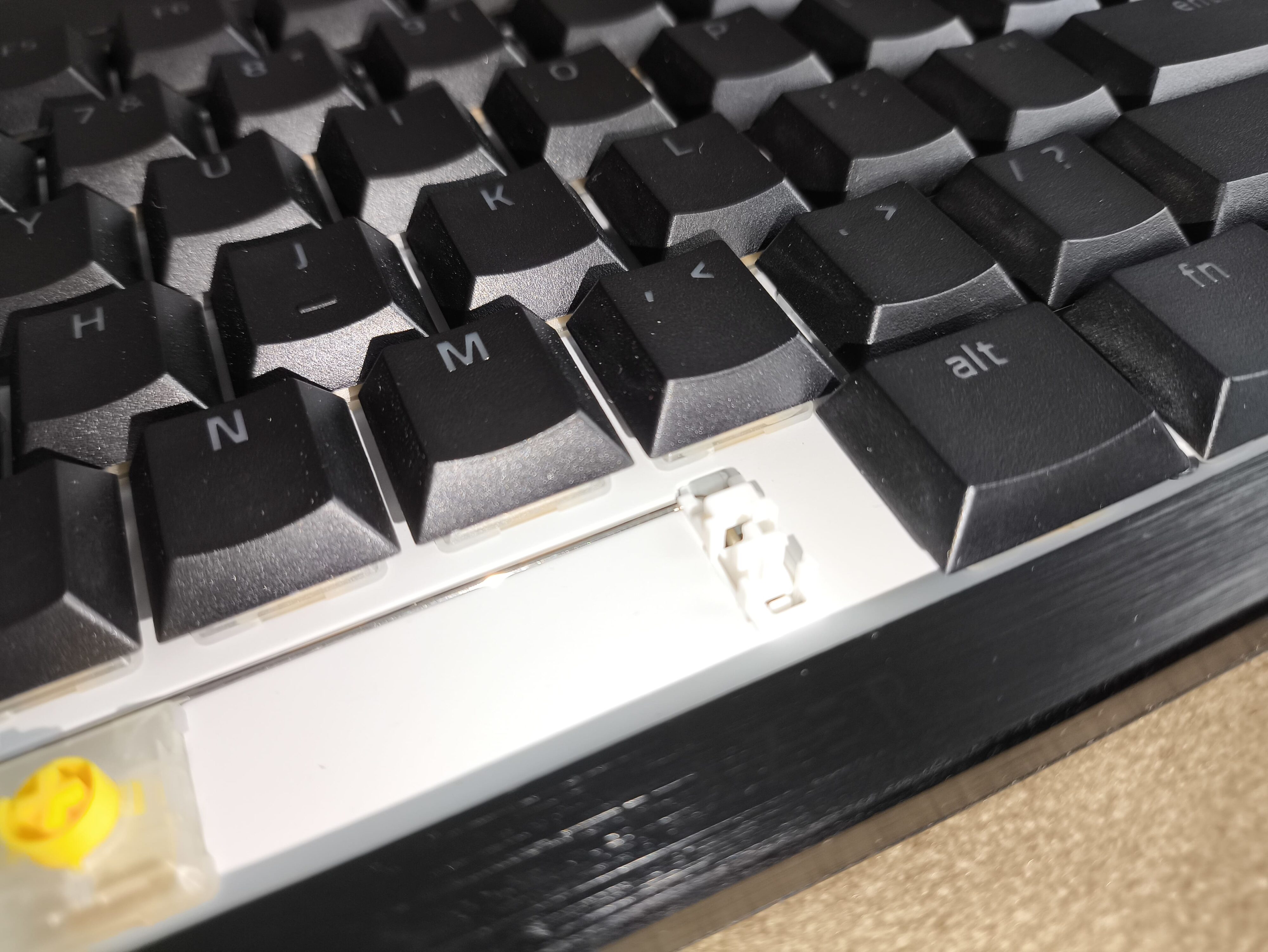 Razer BlackWidow V4 Low-Profile Tenkeyless Hyperspeed - premierowy test klawiatury niskoprofilowej