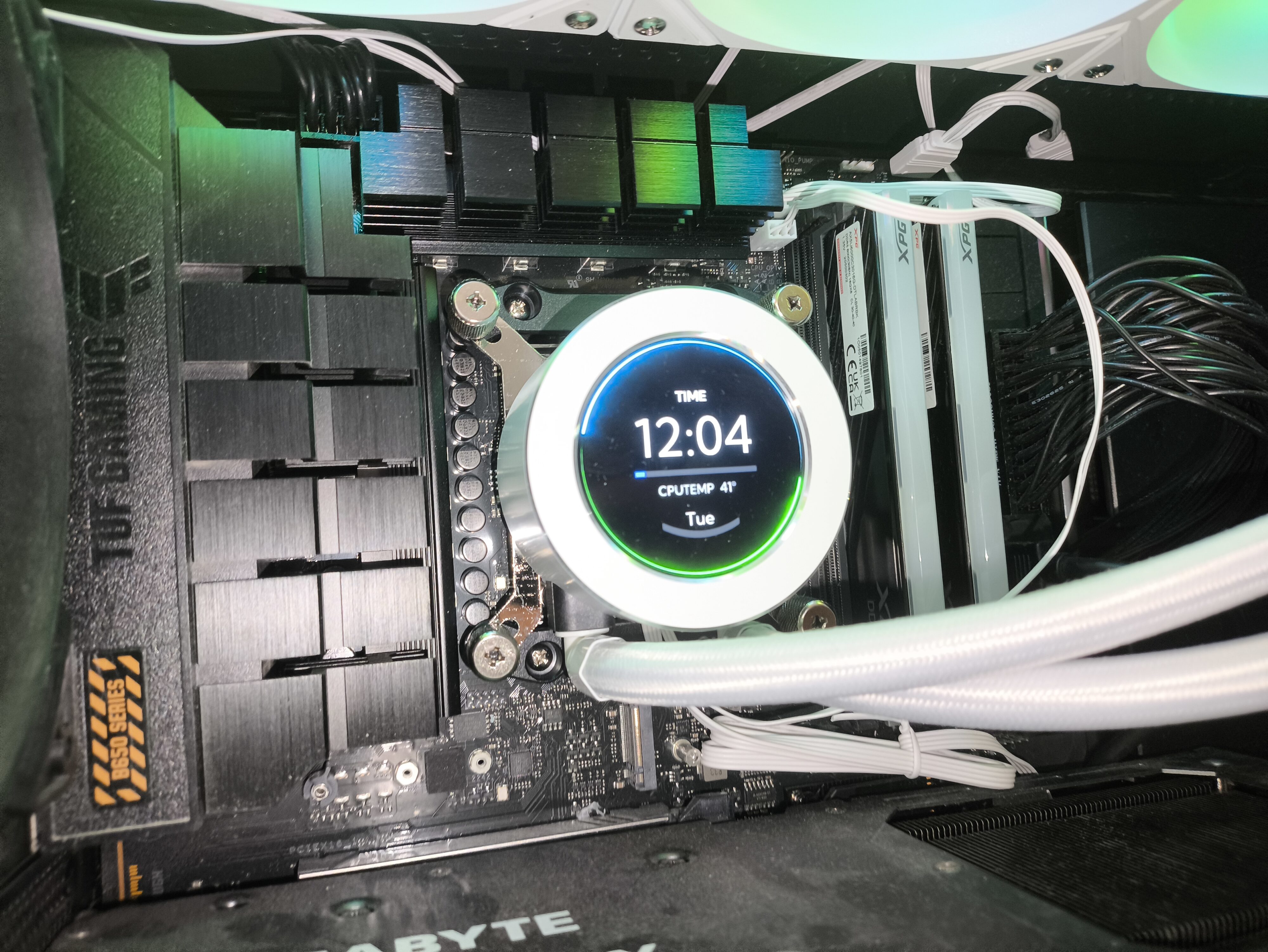 Krux HydroX 240 / Krux HydroGlance 360 White LCD - premierowy test chłodzeń AIO. Czy oba są warte uwagi?