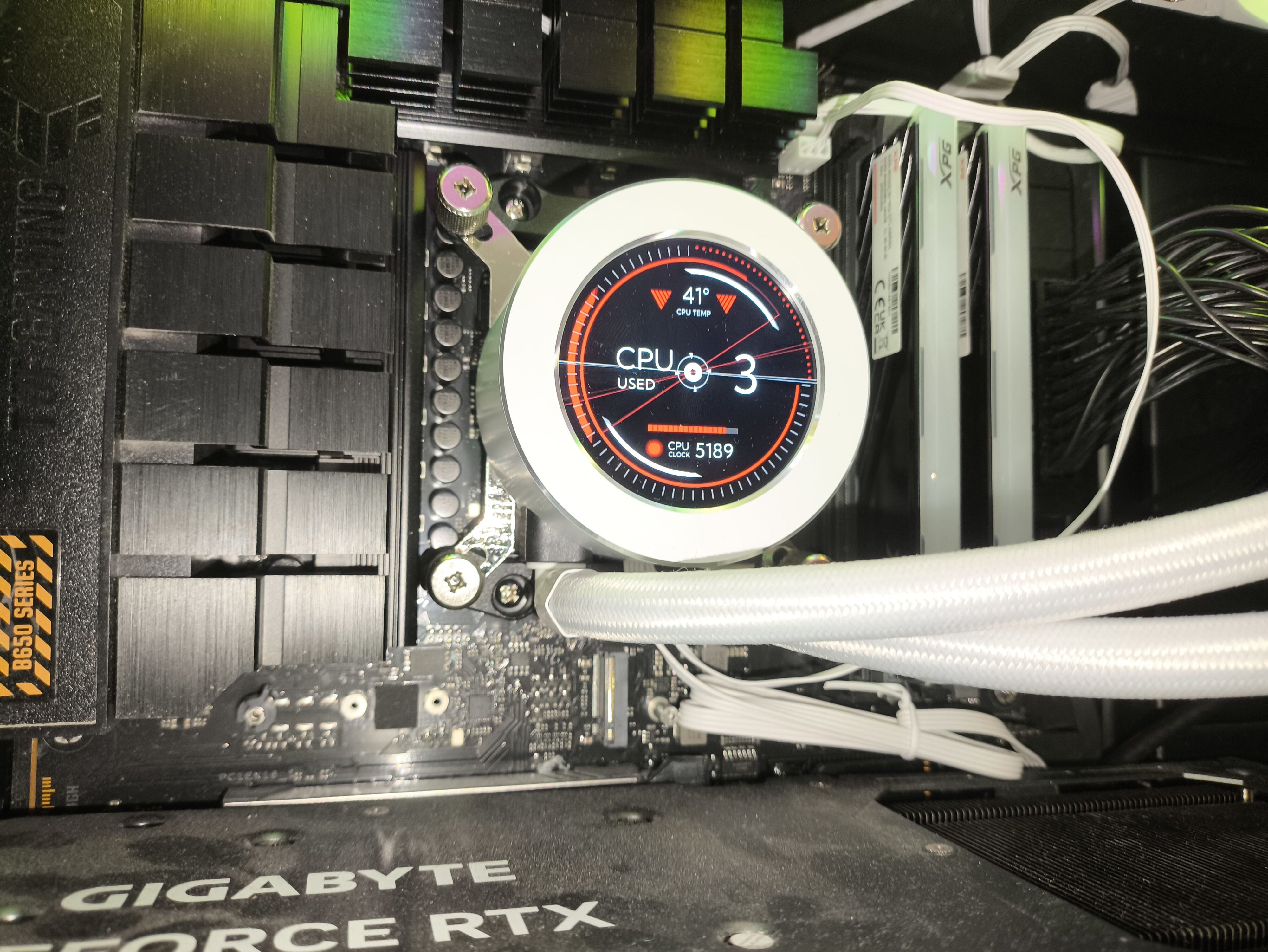 Krux HydroX 240 / Krux HydroGlance 360 White LCD - premierowy test chłodzeń AIO. Czy oba są warte uwagi?