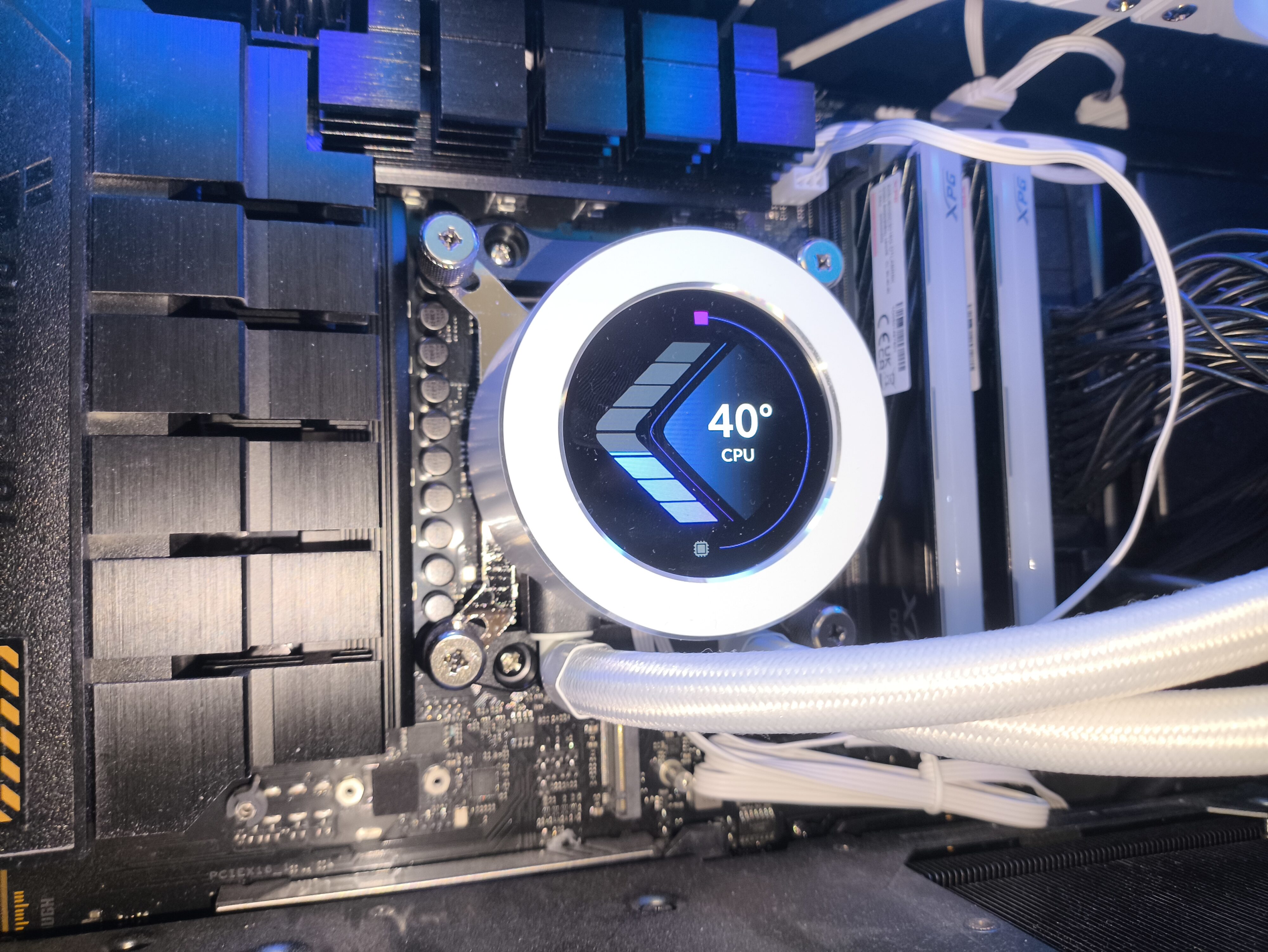 Krux HydroX 240 / Krux HydroGlance 360 White LCD - premierowy test chłodzeń AIO. Czy oba są warte uwagi?