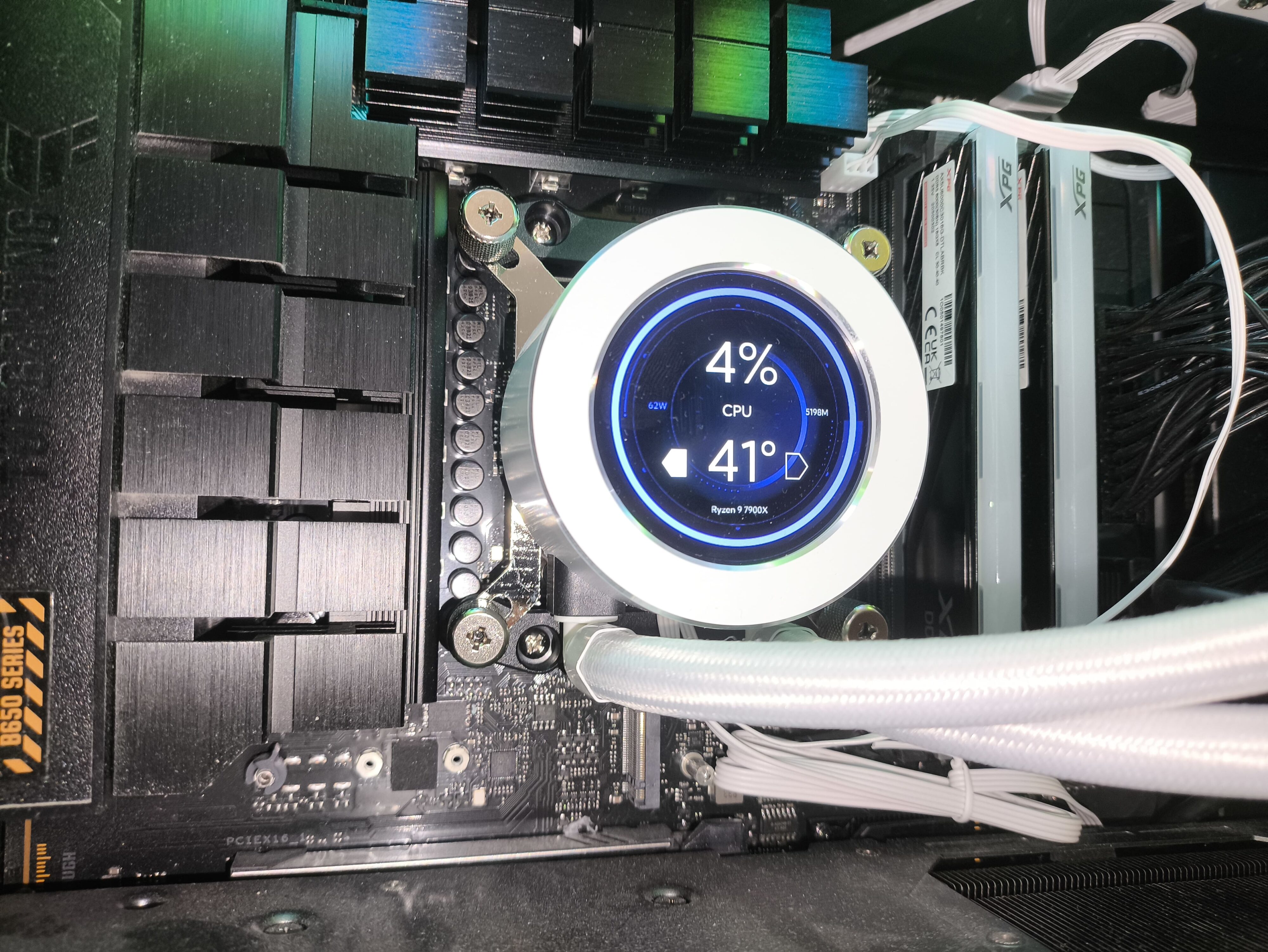 Krux HydroX 240 / Krux HydroGlance 360 White LCD - premierowy test chłodzeń AIO. Czy oba są warte uwagi?