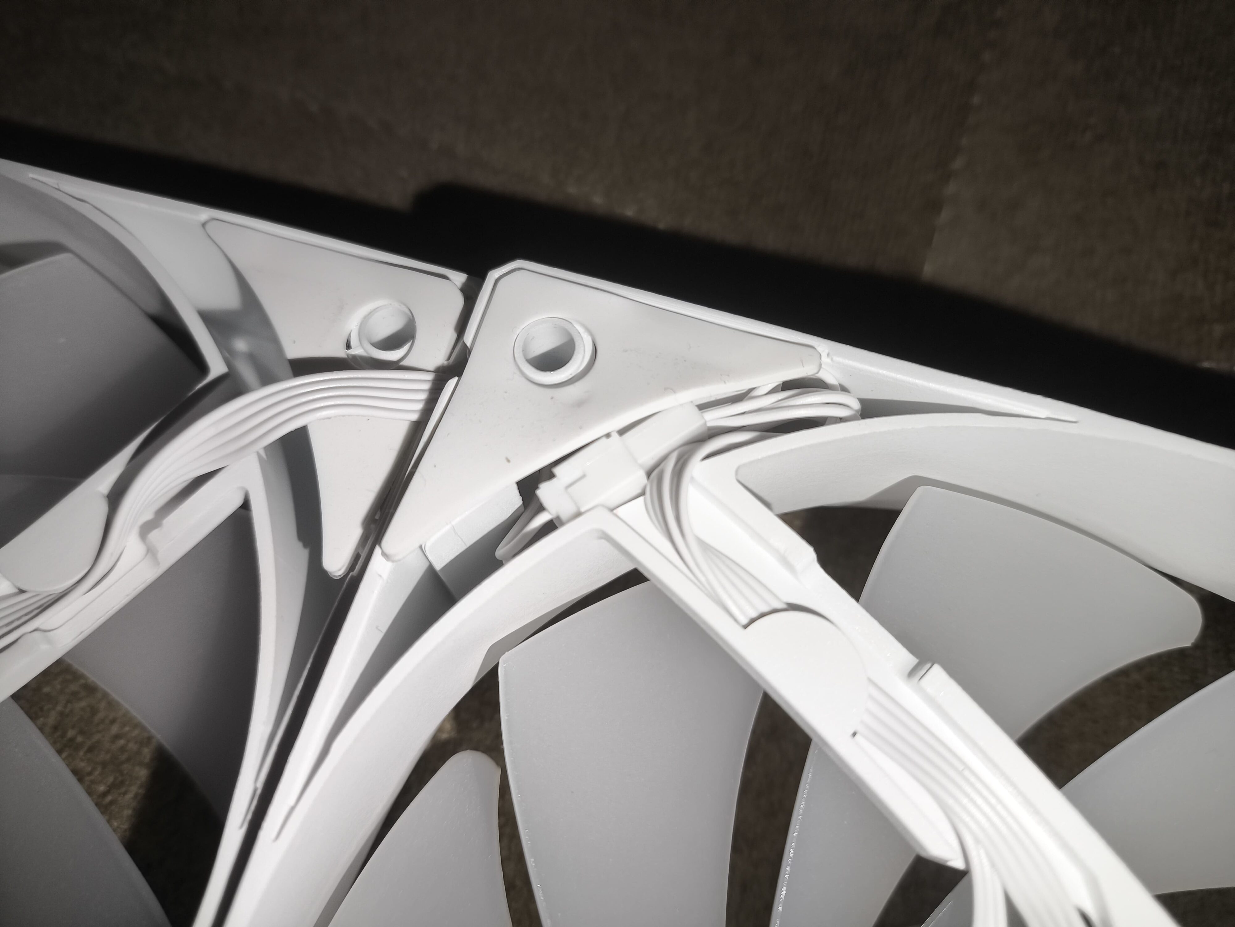 Krux HydroX 240 / Krux HydroGlance 360 White LCD - premierowy test chłodzeń AIO. Czy oba są warte uwagi?