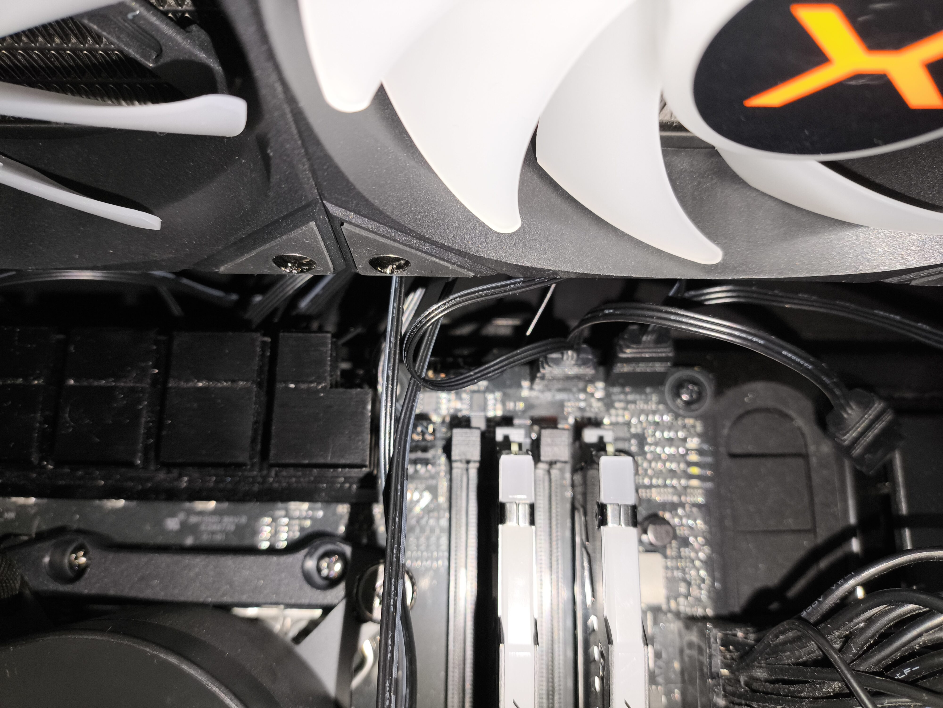 Krux HydroX 240 / Krux HydroGlance 360 White LCD - premierowy test chłodzeń AIO. Czy oba są warte uwagi?