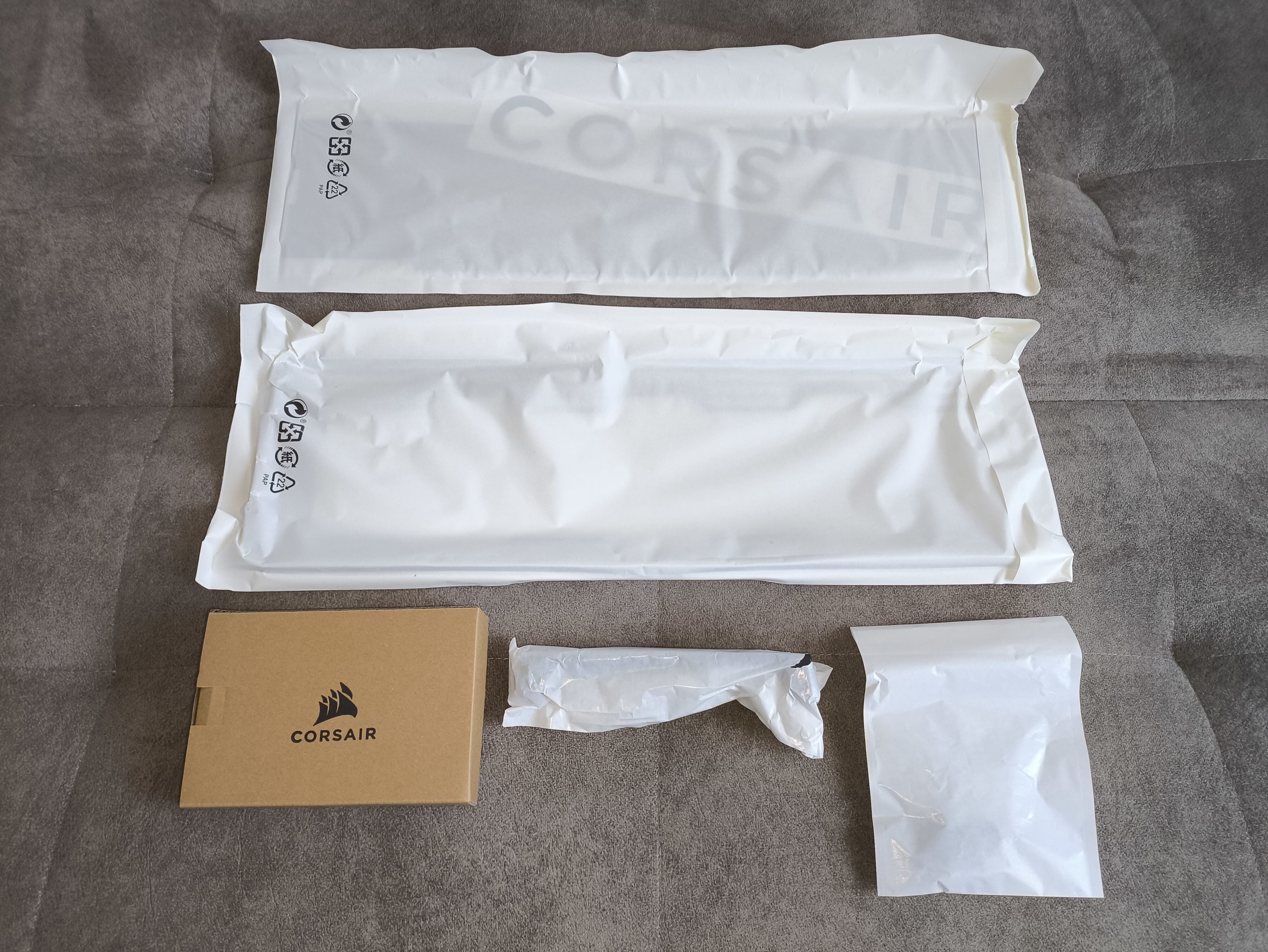 Corsair Frame 5000D RS - test obudowy. Pojemna i wysoce konfigurowalna. Ale też i głośna