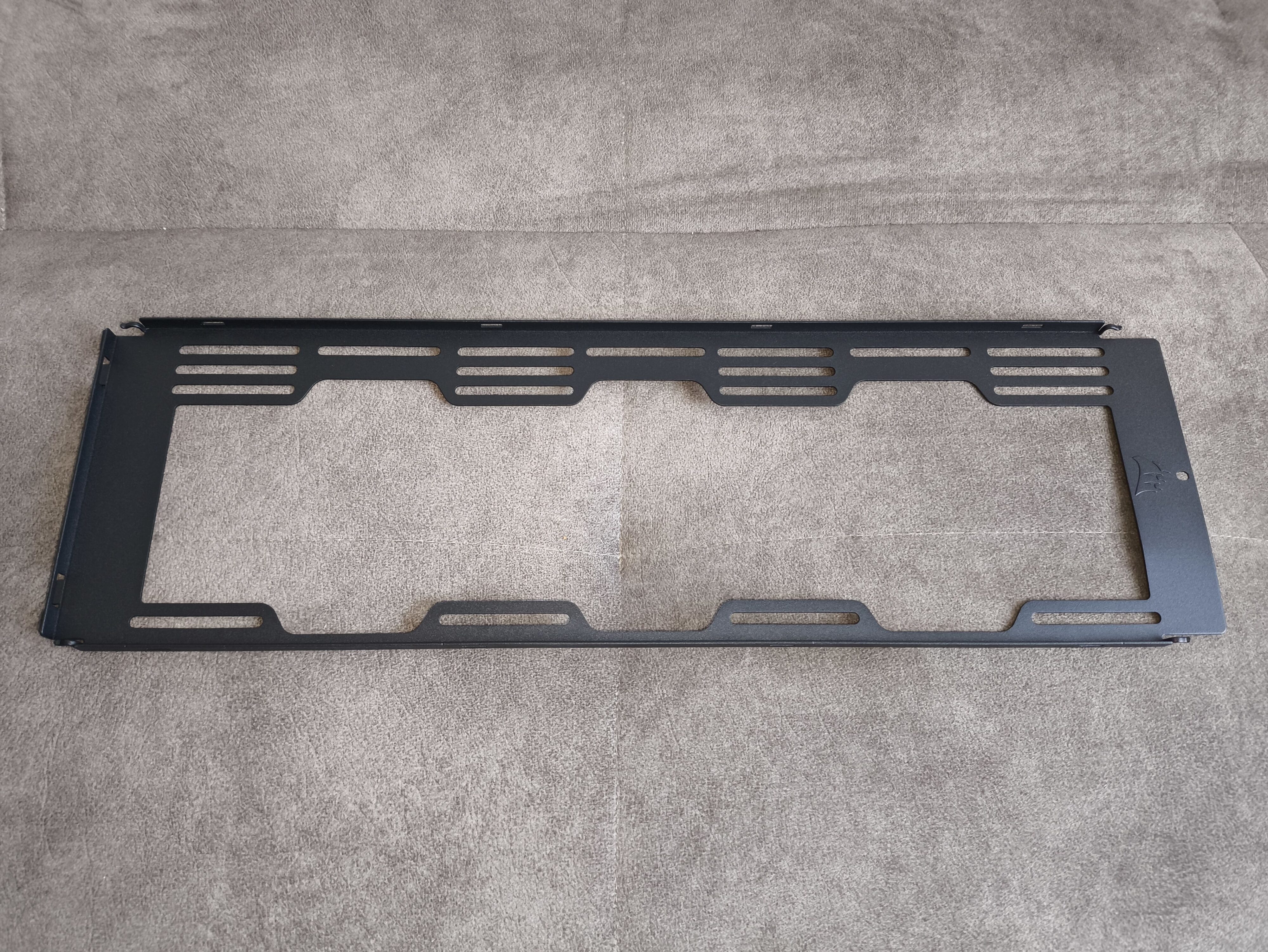 Corsair Frame 5000D RS - test obudowy. Pojemna i wysoce konfigurowalna. Ale też i głośna