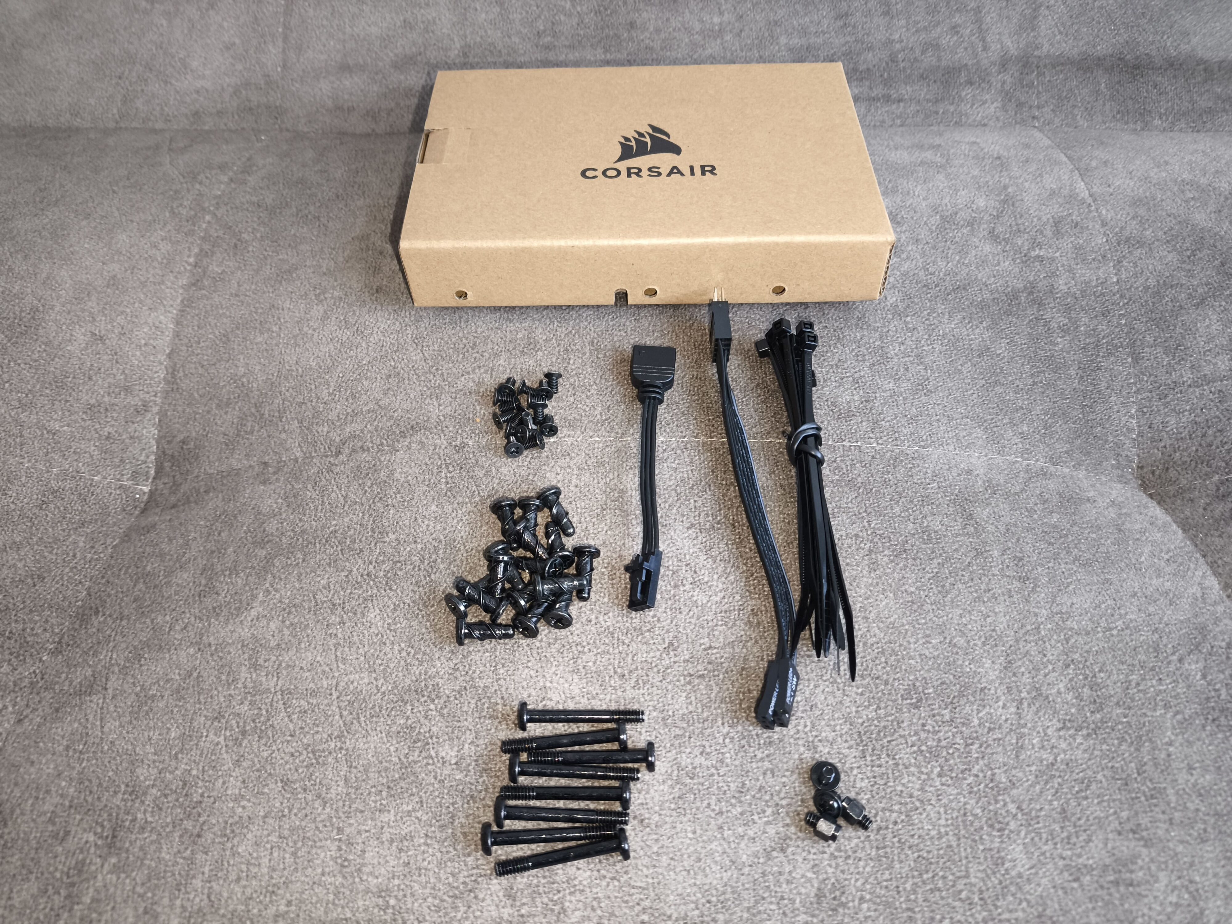 Corsair Frame 5000D RS - test obudowy. Pojemna i wysoce konfigurowalna. Ale też i głośna