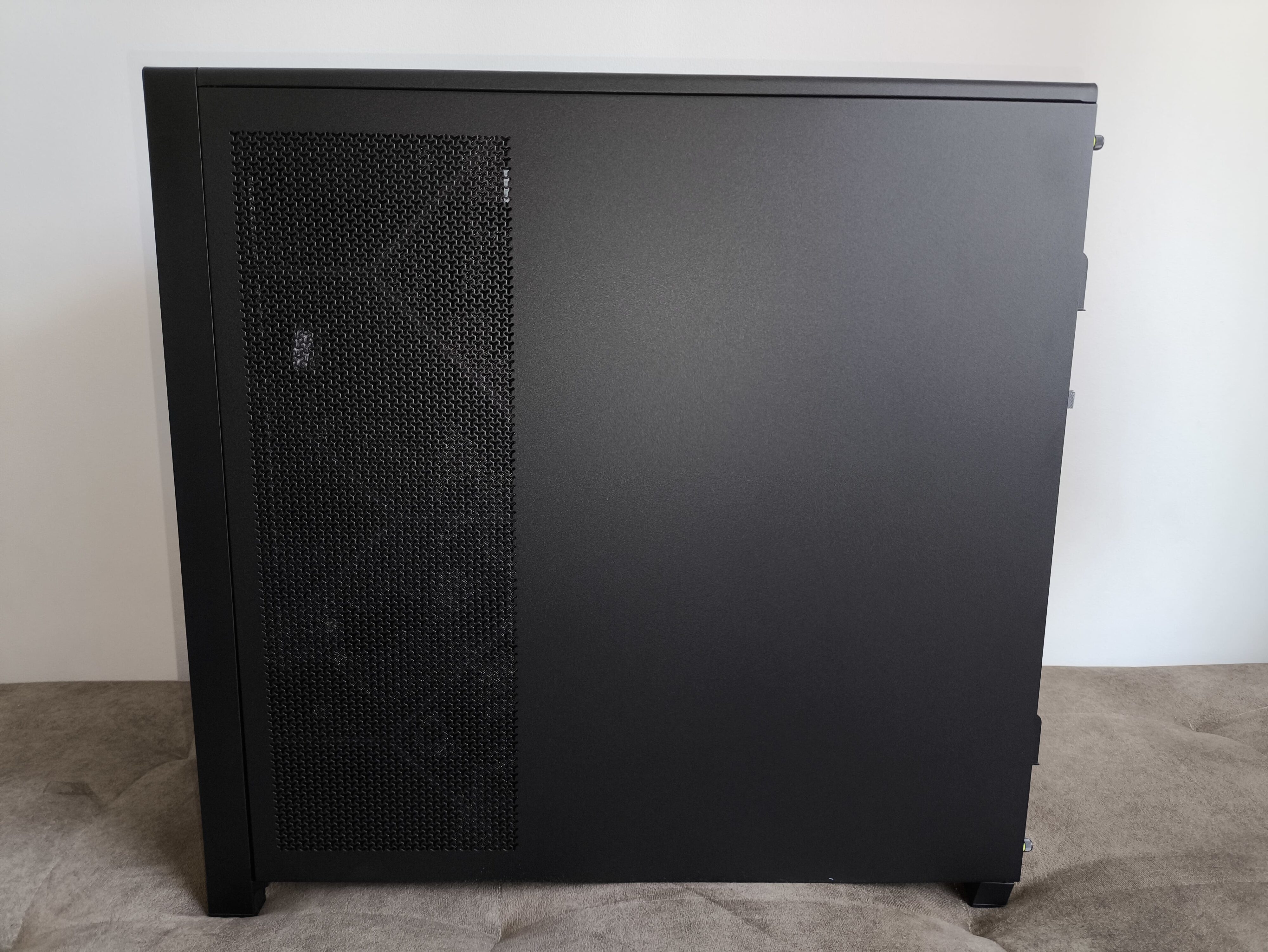 Corsair Frame 5000D RS - test obudowy. Pojemna i wysoce konfigurowalna. Ale też i głośna