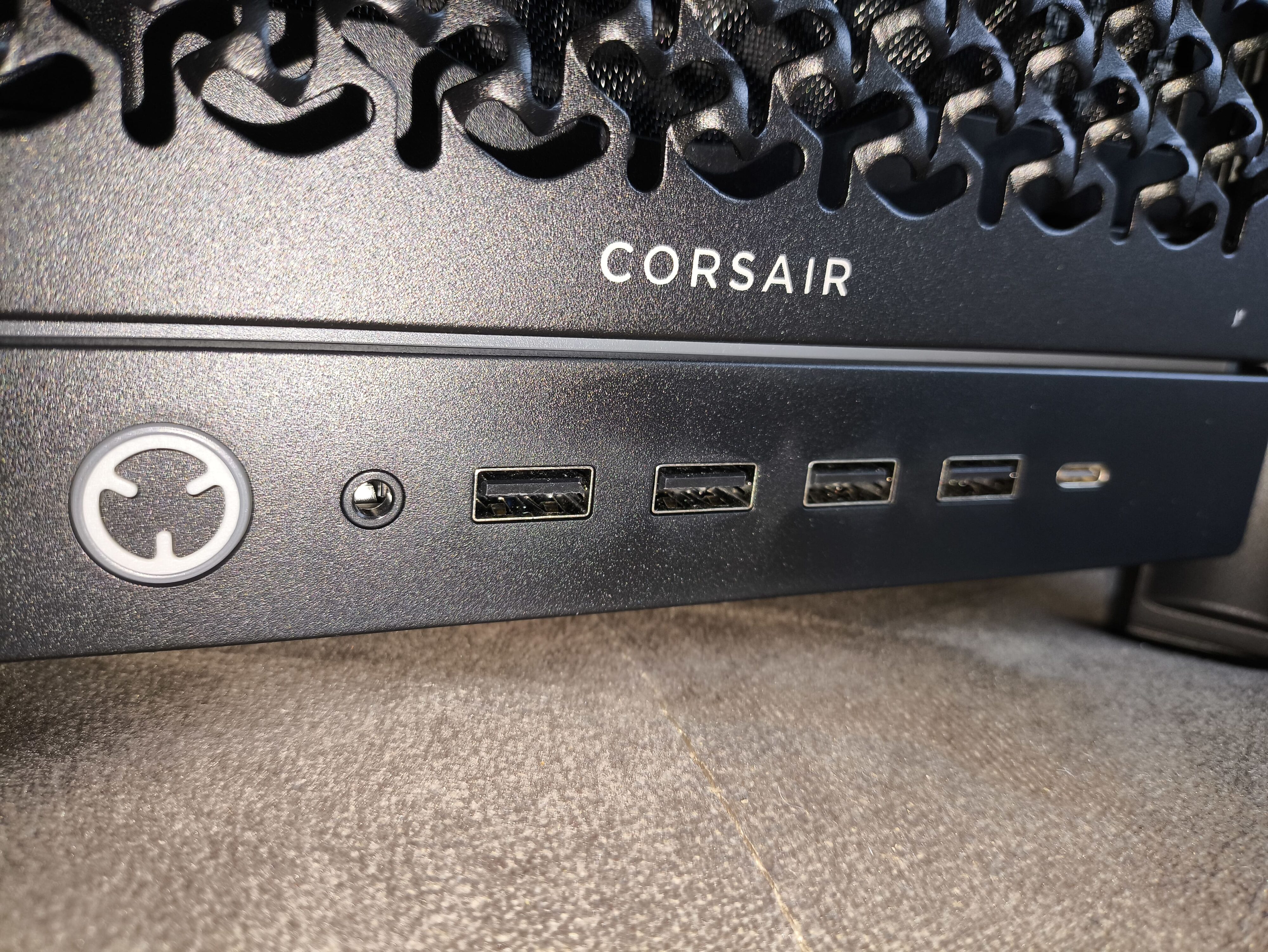 Corsair Frame 5000D RS - test obudowy. Pojemna i wysoce konfigurowalna. Ale też i głośna