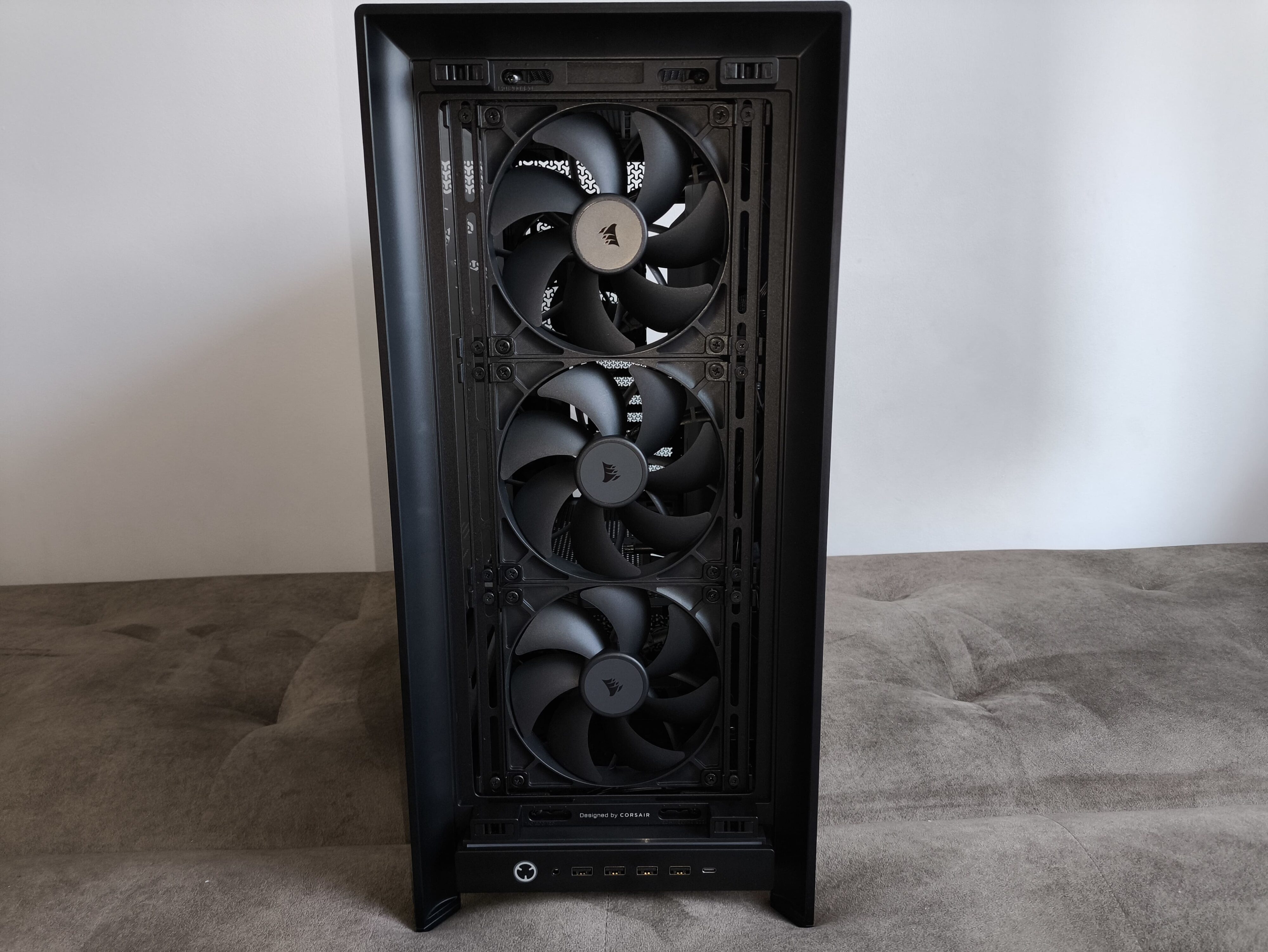 Corsair Frame 5000D RS - test obudowy. Pojemna i wysoce konfigurowalna. Ale też i głośna