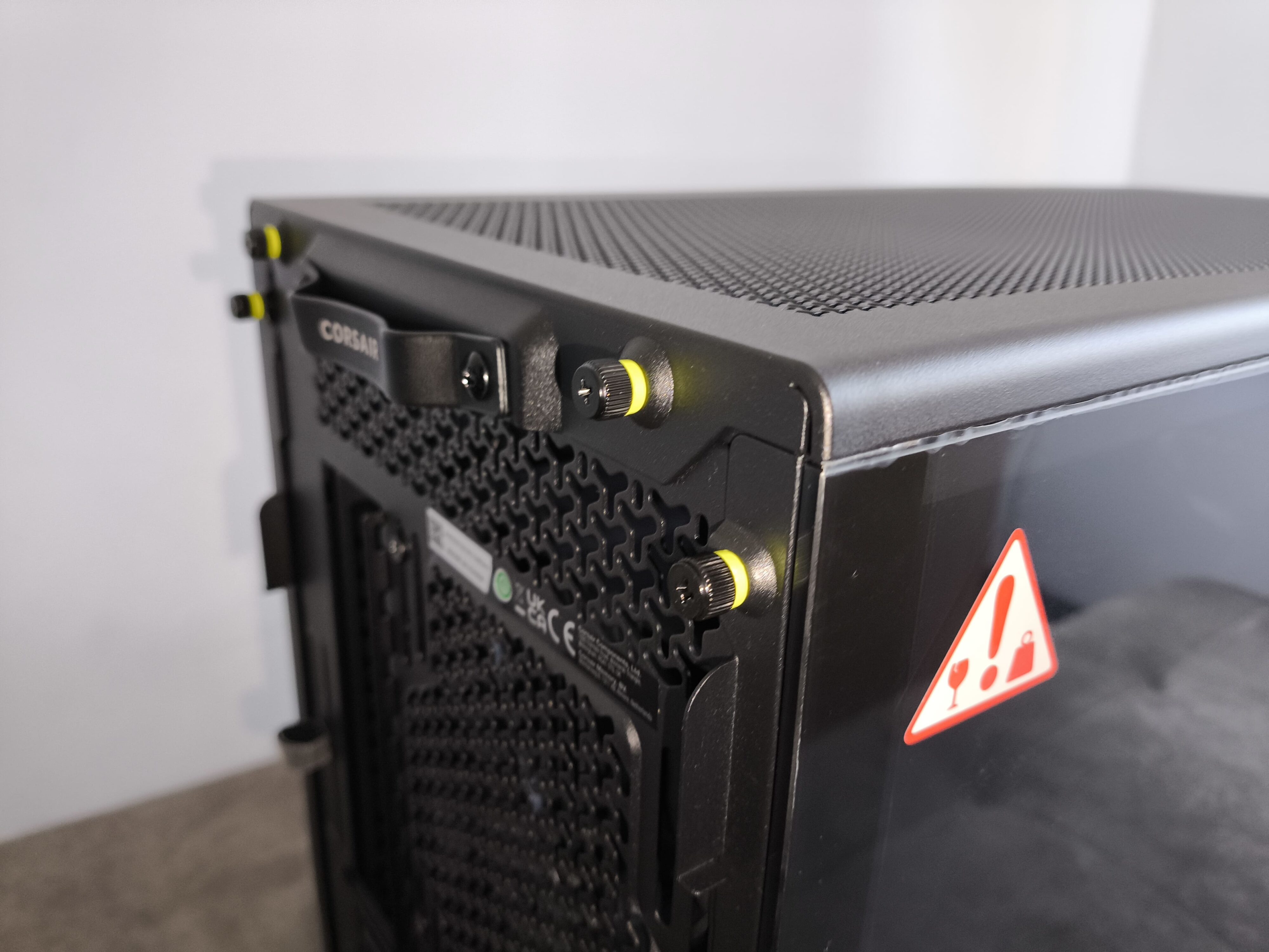 Corsair Frame 5000D RS - test obudowy. Pojemna i wysoce konfigurowalna. Ale też i głośna