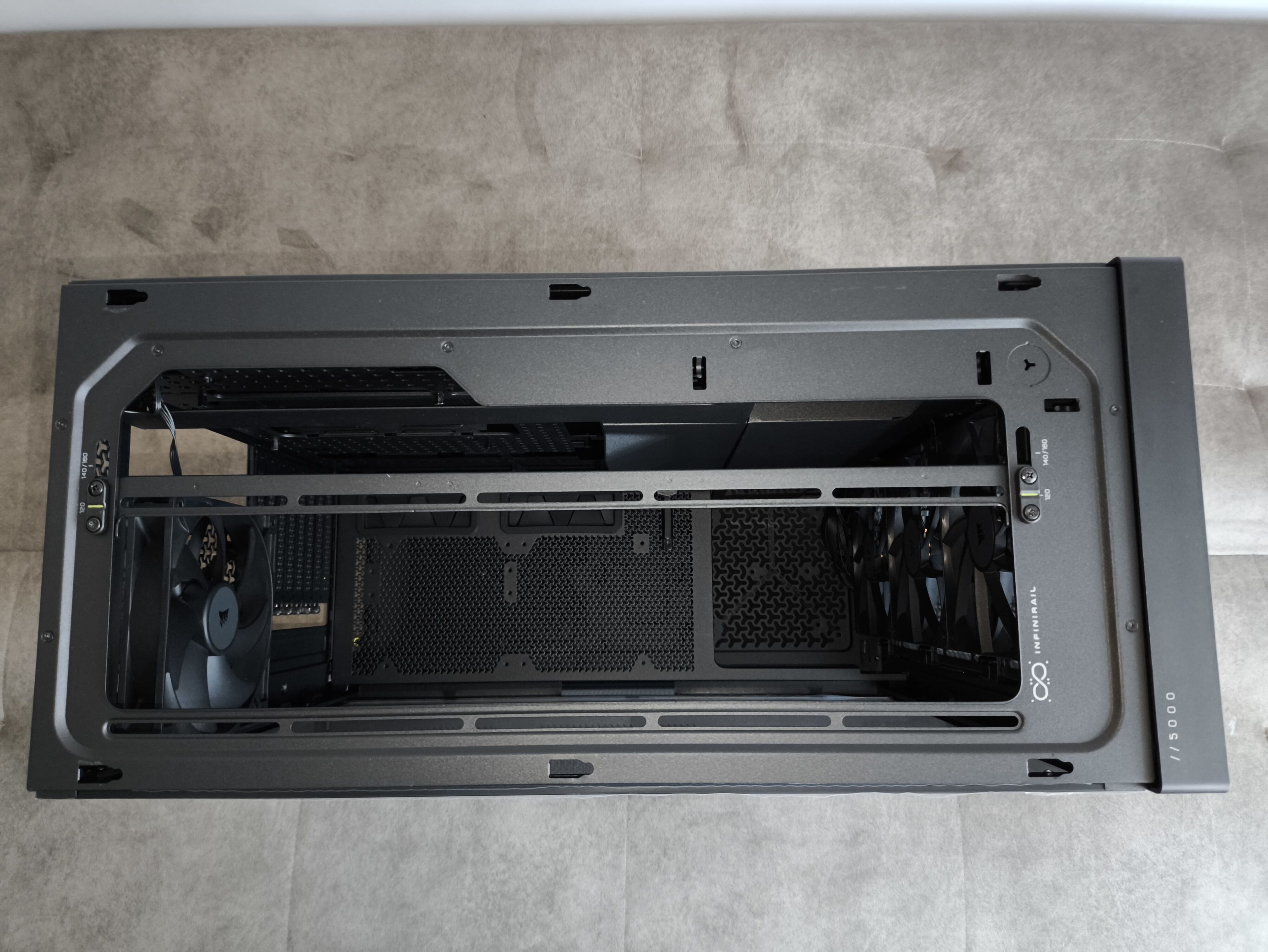 Corsair Frame 5000D RS - test obudowy. Pojemna i wysoce konfigurowalna. Ale też i głośna