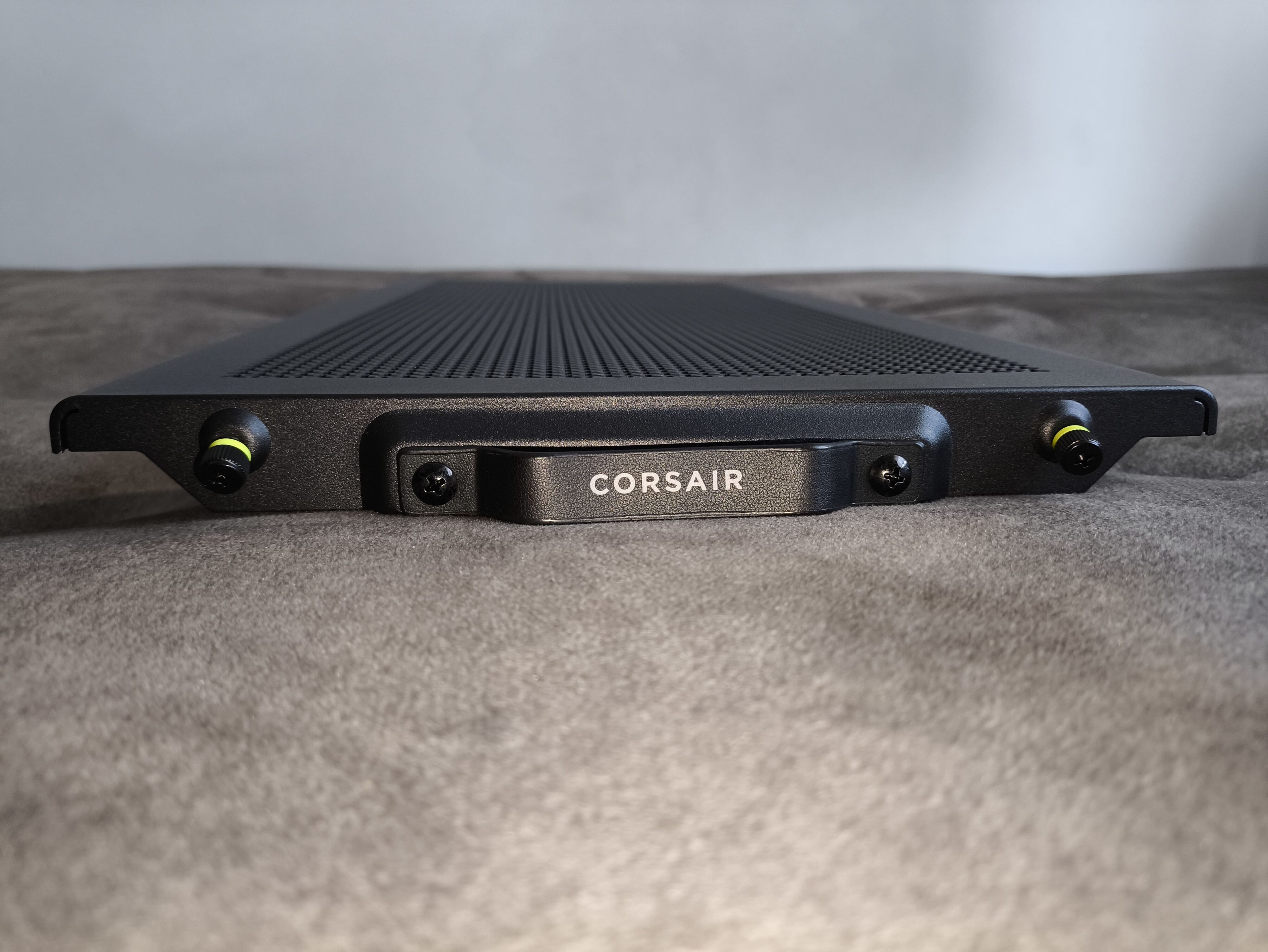 Corsair Frame 5000D RS - test obudowy. Pojemna i wysoce konfigurowalna. Ale też i głośna