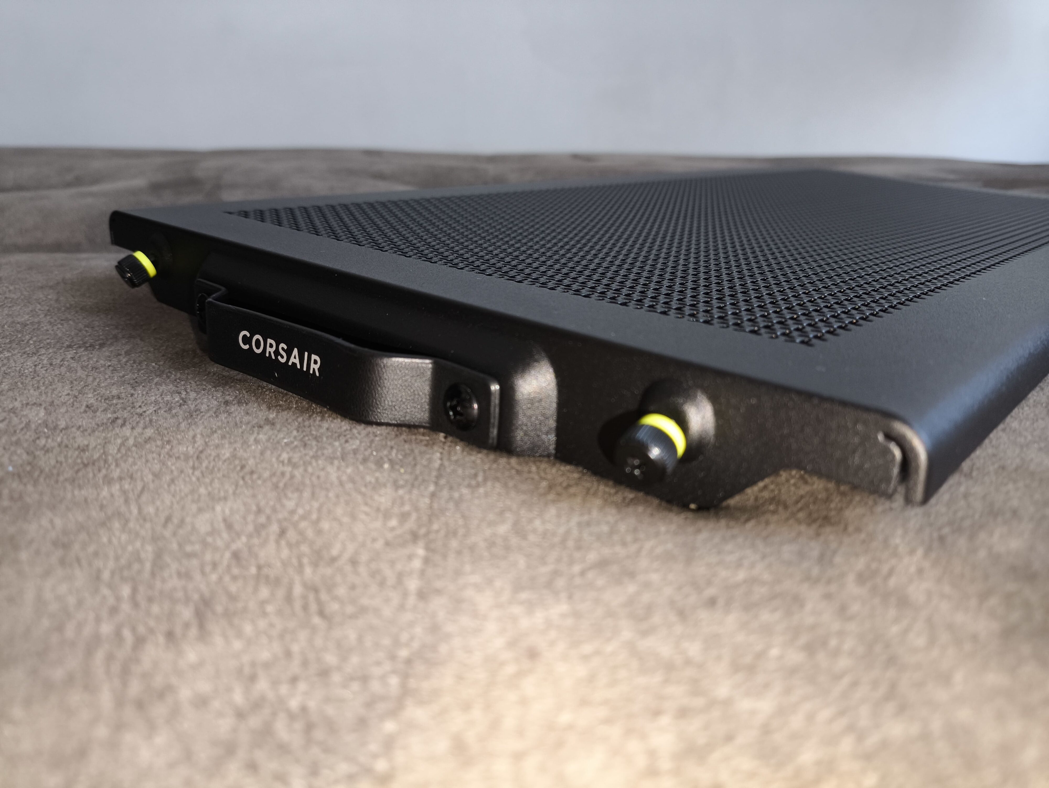 Corsair Frame 5000D RS - test obudowy. Pojemna i wysoce konfigurowalna. Ale też i głośna