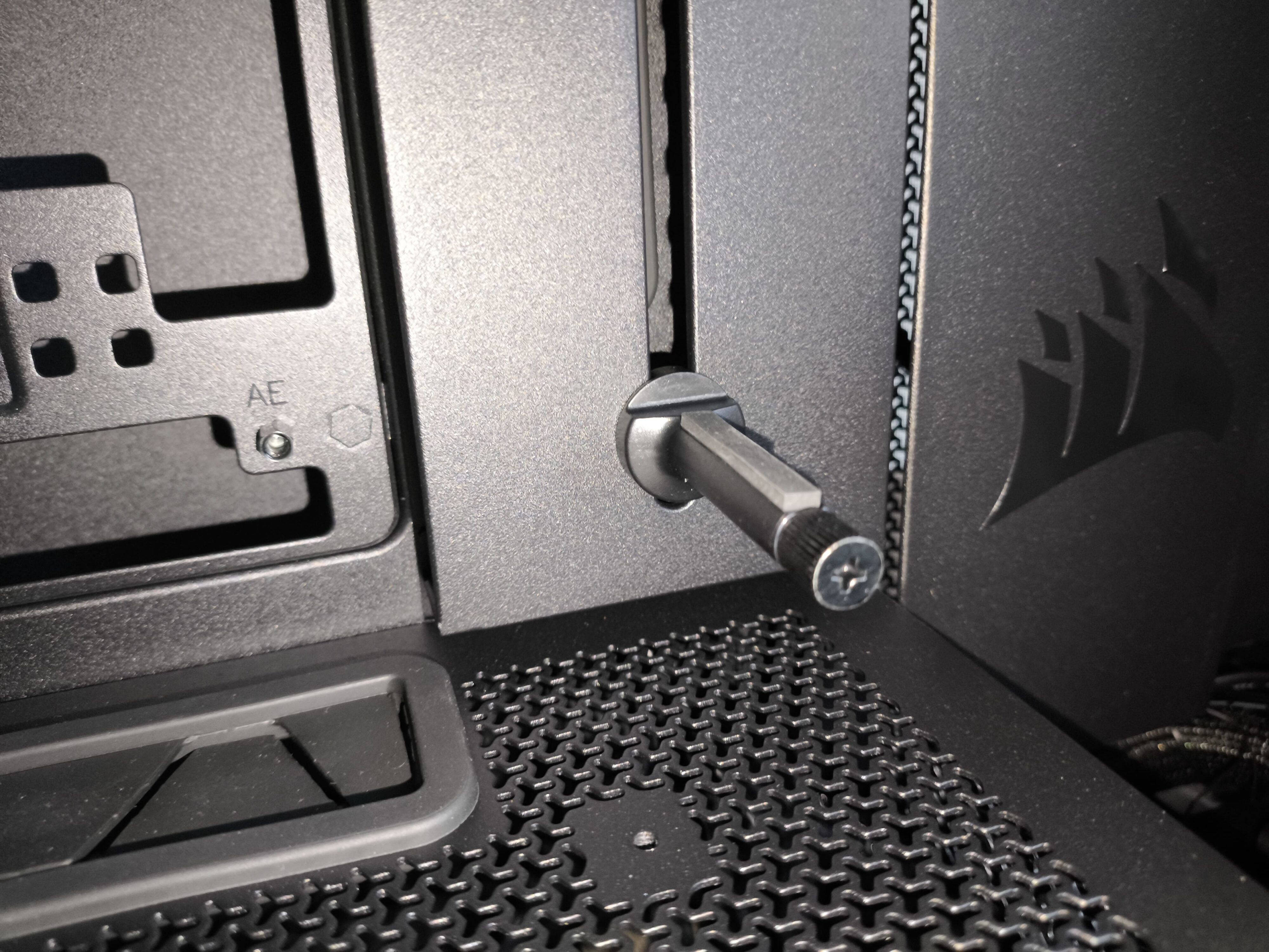 Corsair Frame 5000D RS - test obudowy. Pojemna i wysoce konfigurowalna. Ale też i głośna