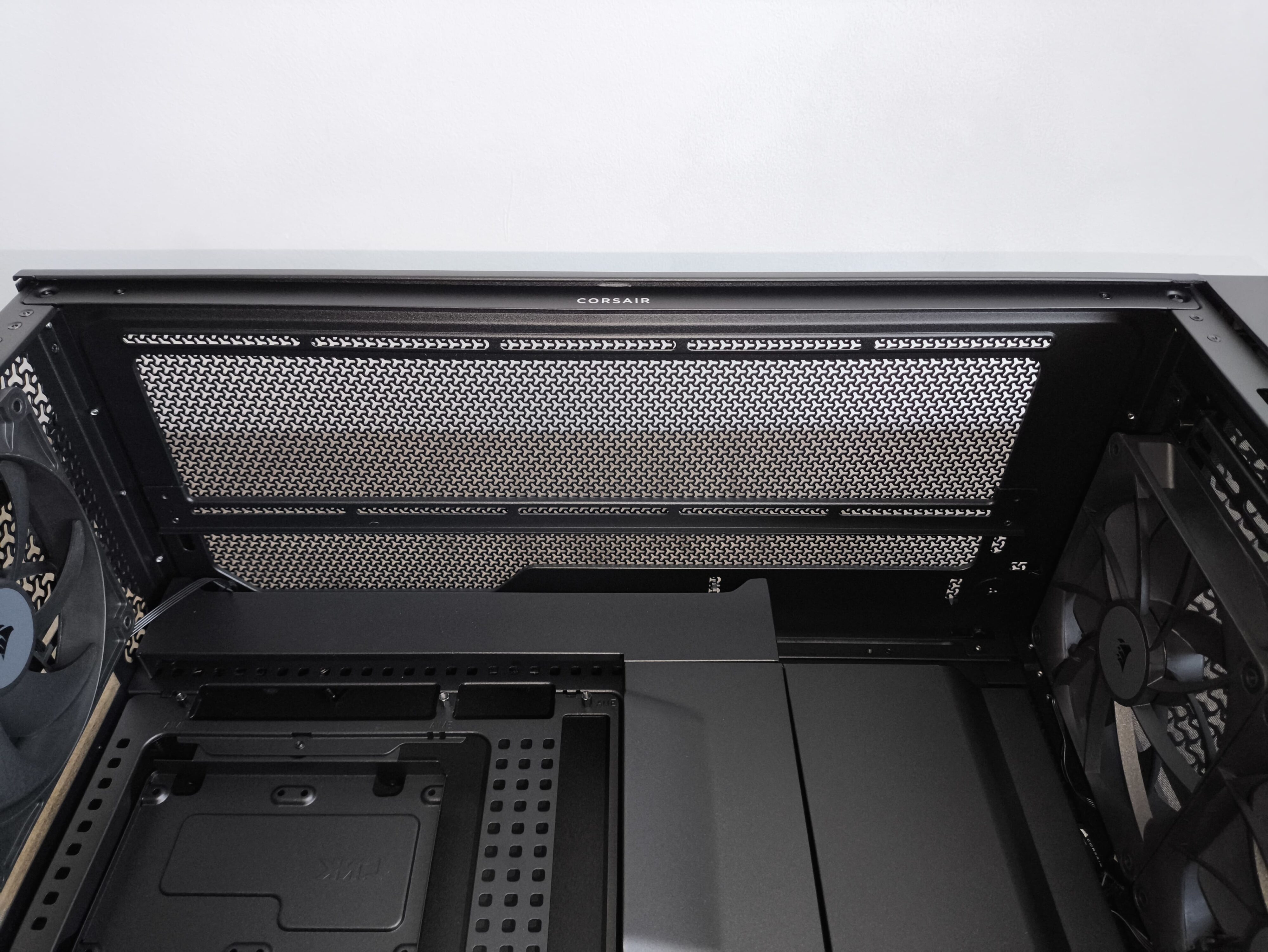 Corsair Frame 5000D RS - test obudowy. Pojemna i wysoce konfigurowalna. Ale też i głośna