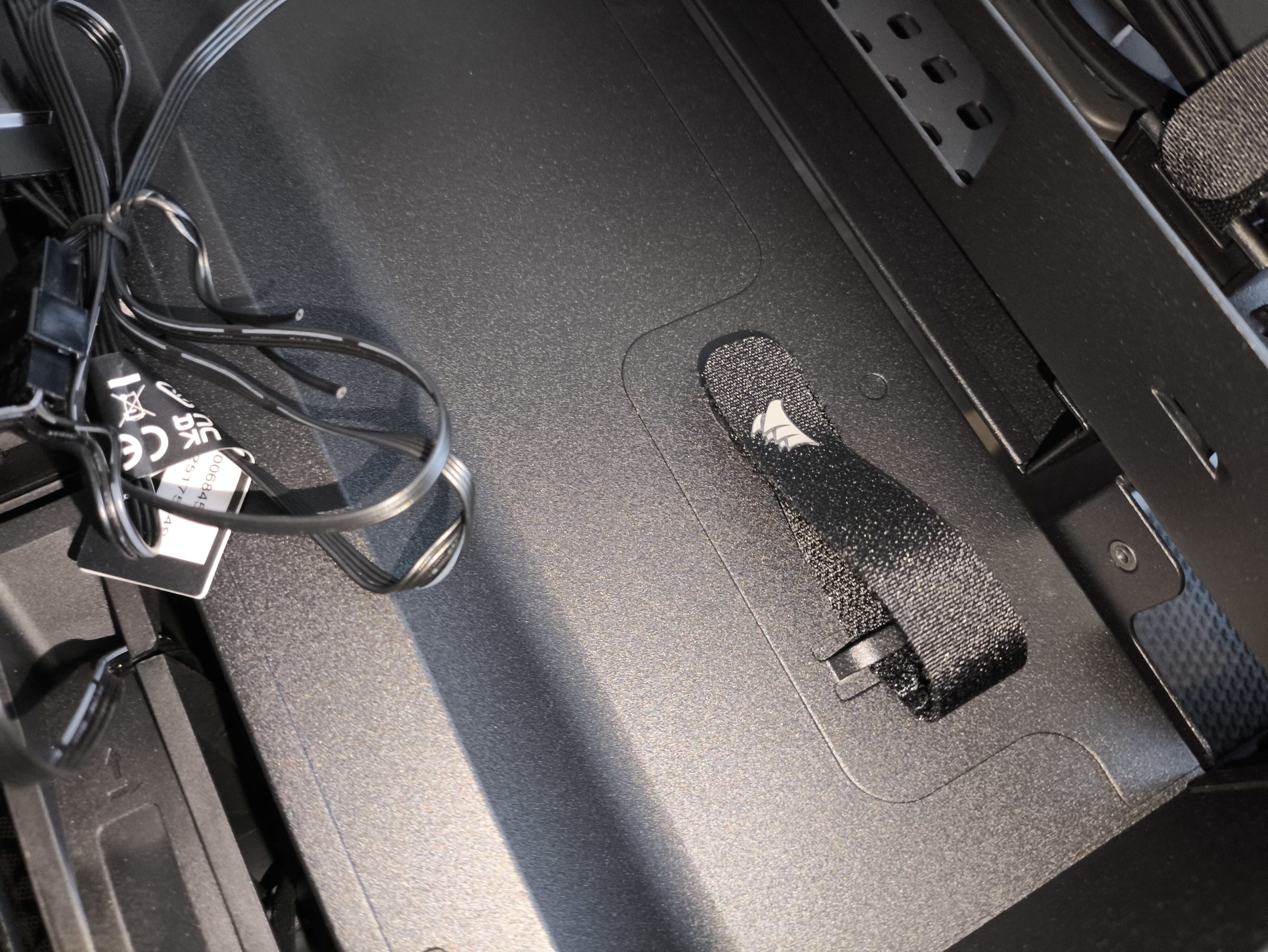 Corsair Frame 5000D RS - test obudowy. Pojemna i wysoce konfigurowalna. Ale też i głośna