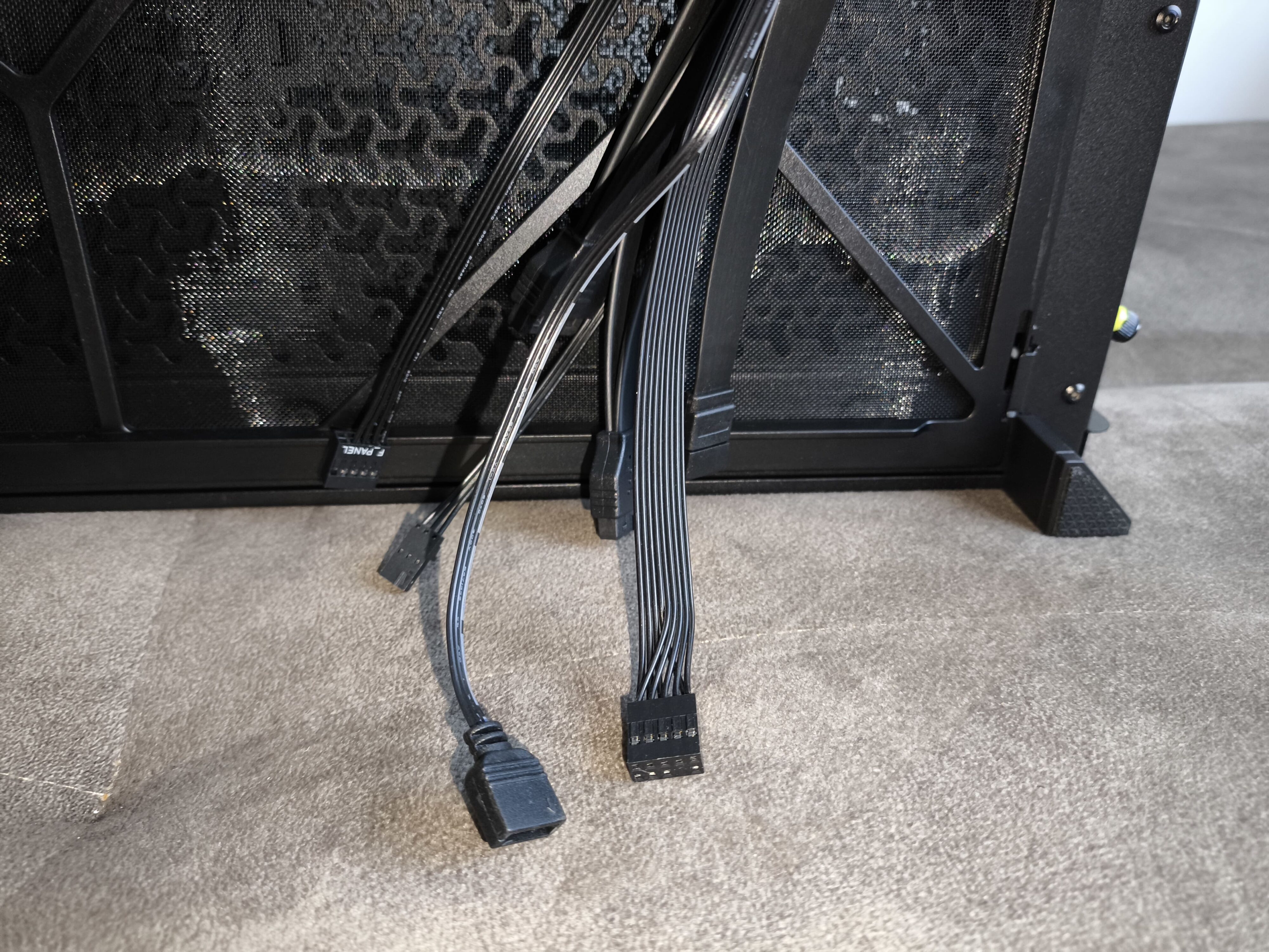 Corsair Frame 5000D RS - test obudowy. Pojemna i wysoce konfigurowalna. Ale też i głośna