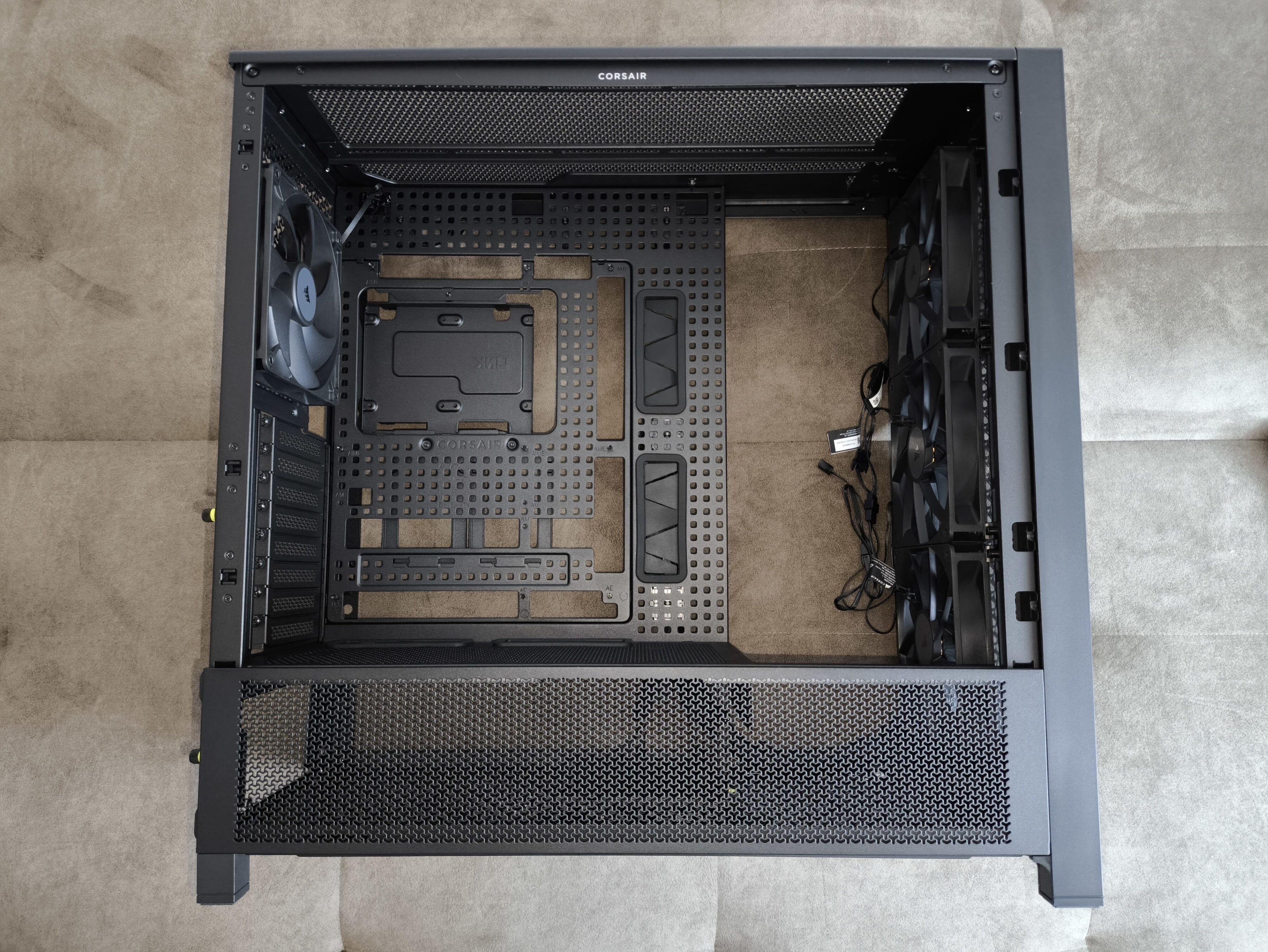 Corsair Frame 5000D RS - test obudowy. Pojemna i wysoce konfigurowalna. Ale też i głośna