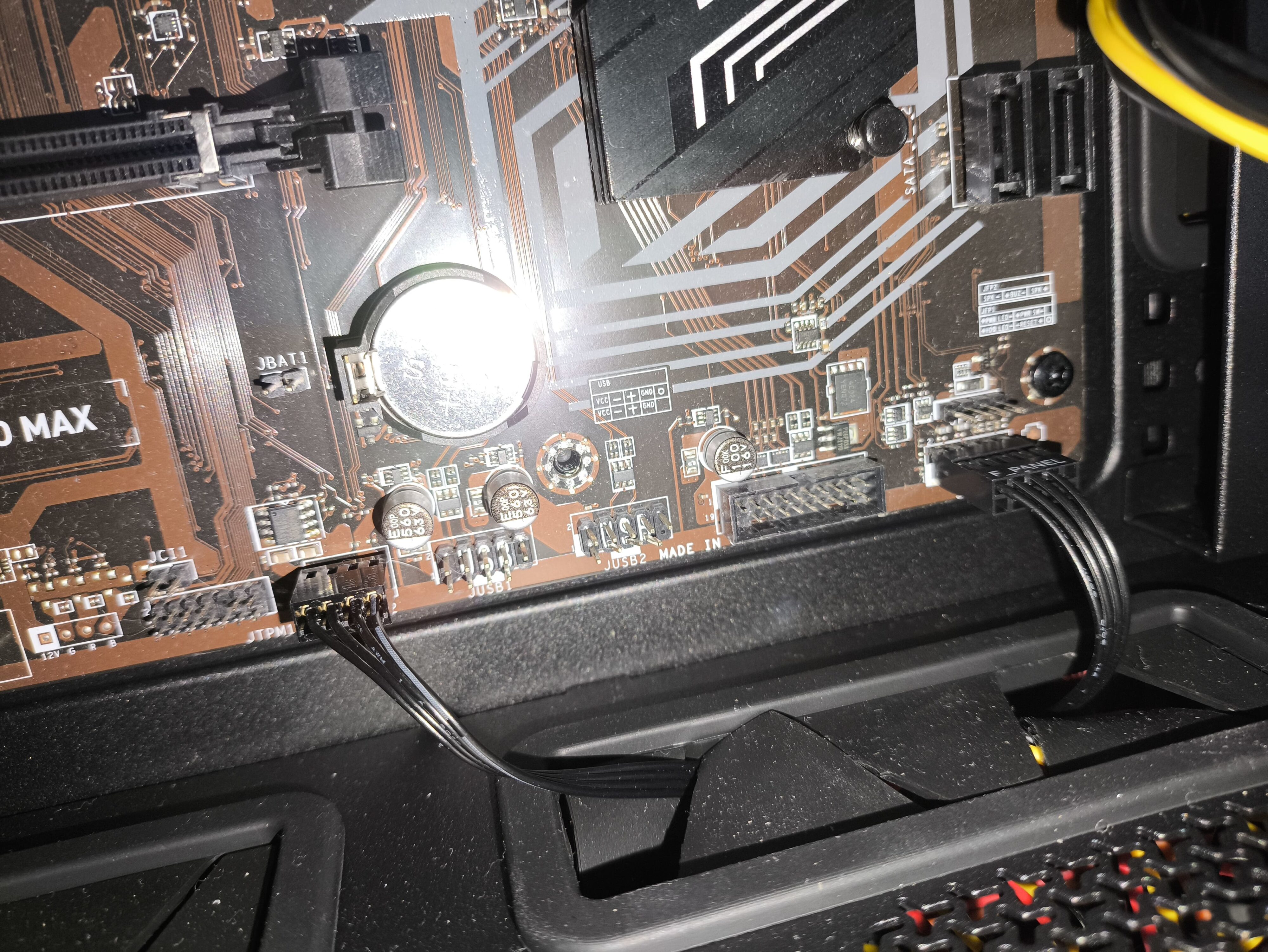 Corsair Frame 5000D RS - test obudowy. Pojemna i wysoce konfigurowalna. Ale też i głośna