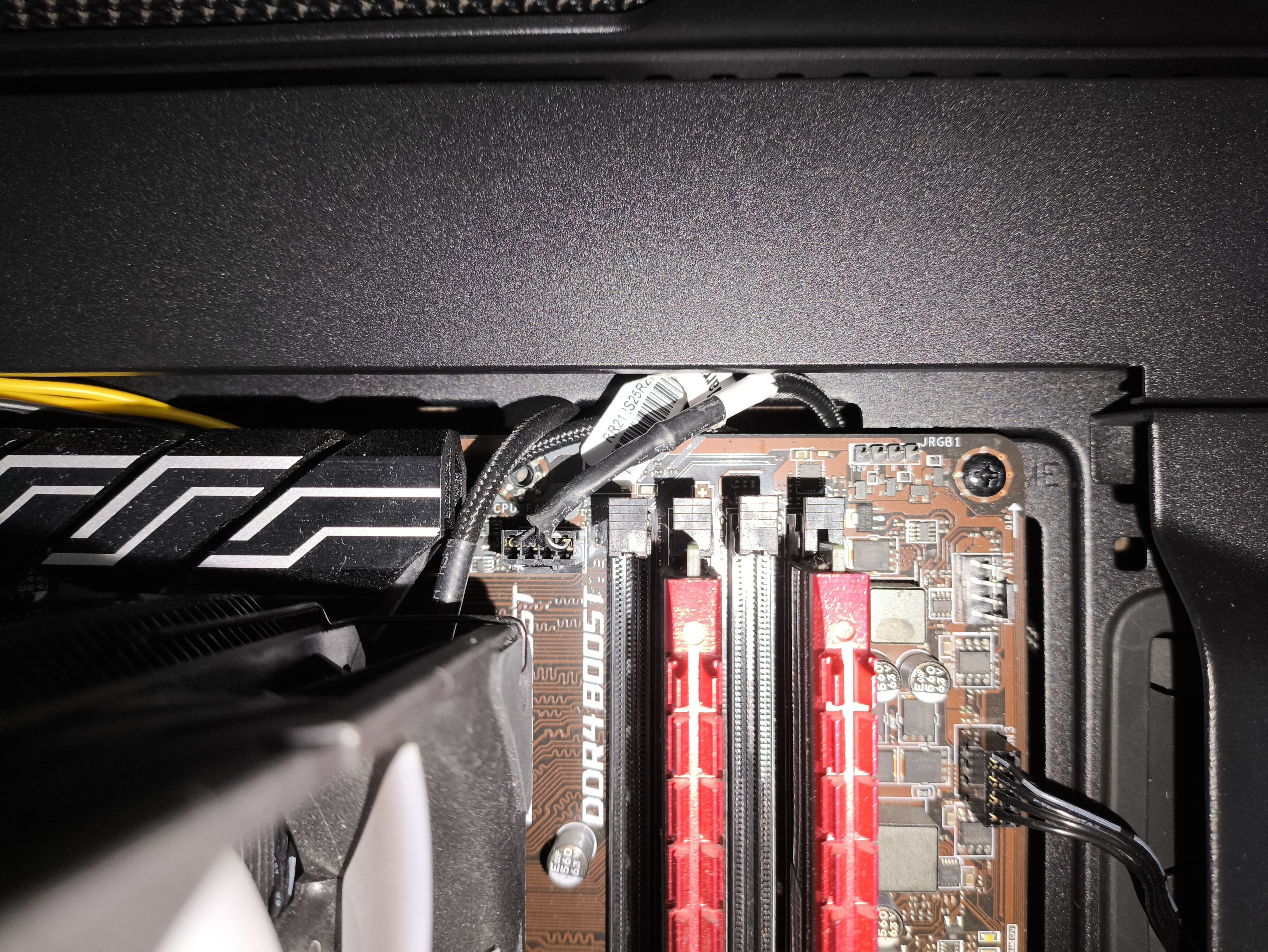 Corsair Frame 5000D RS - test obudowy. Pojemna i wysoce konfigurowalna. Ale też i głośna