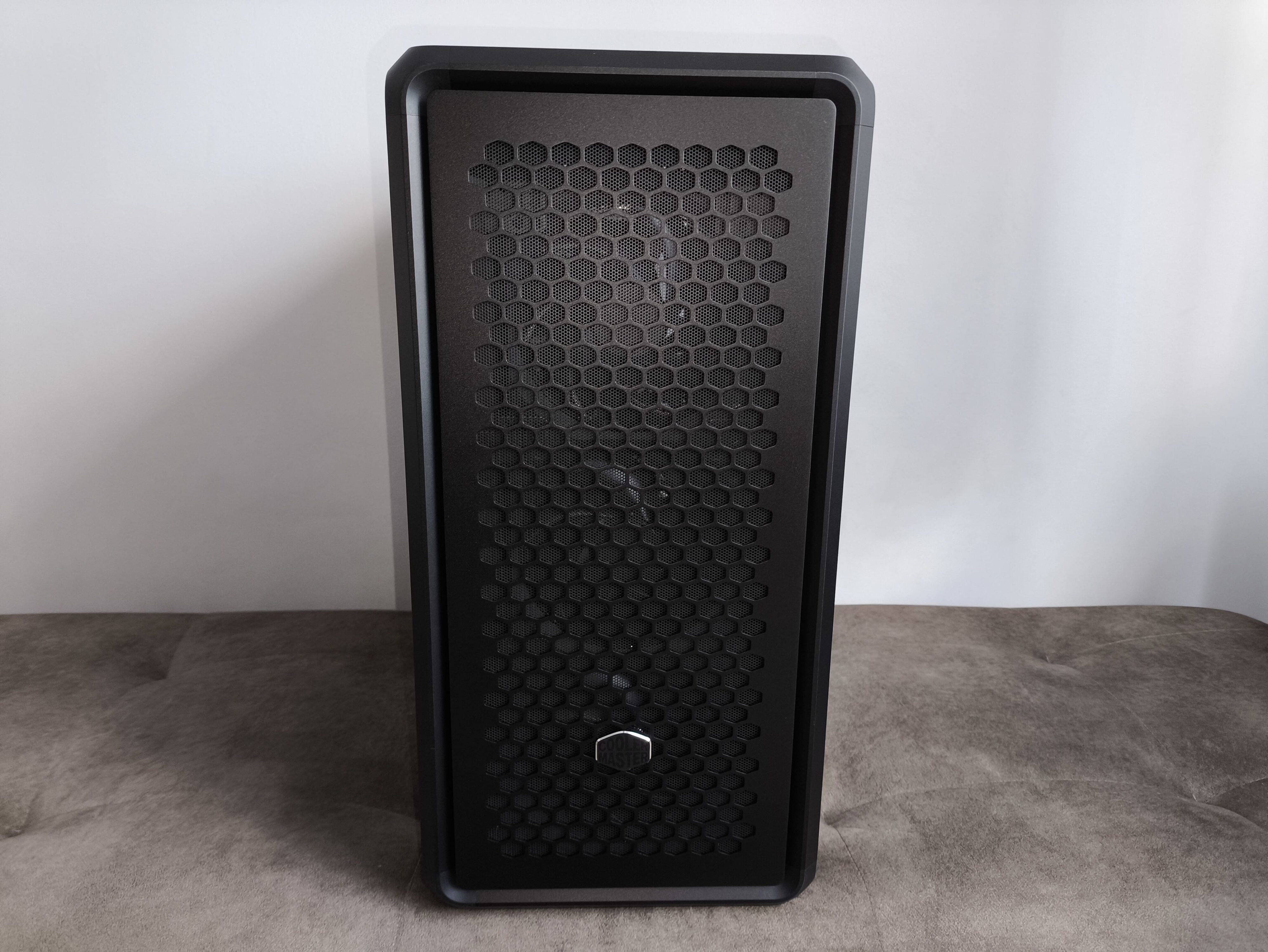 Cooler Master MasterFrame 600 - test obudowy. Możesz robić z nią co chcesz. Teoretycznie. To wciąż bardziej prototyp aniżeli gotowy produkt