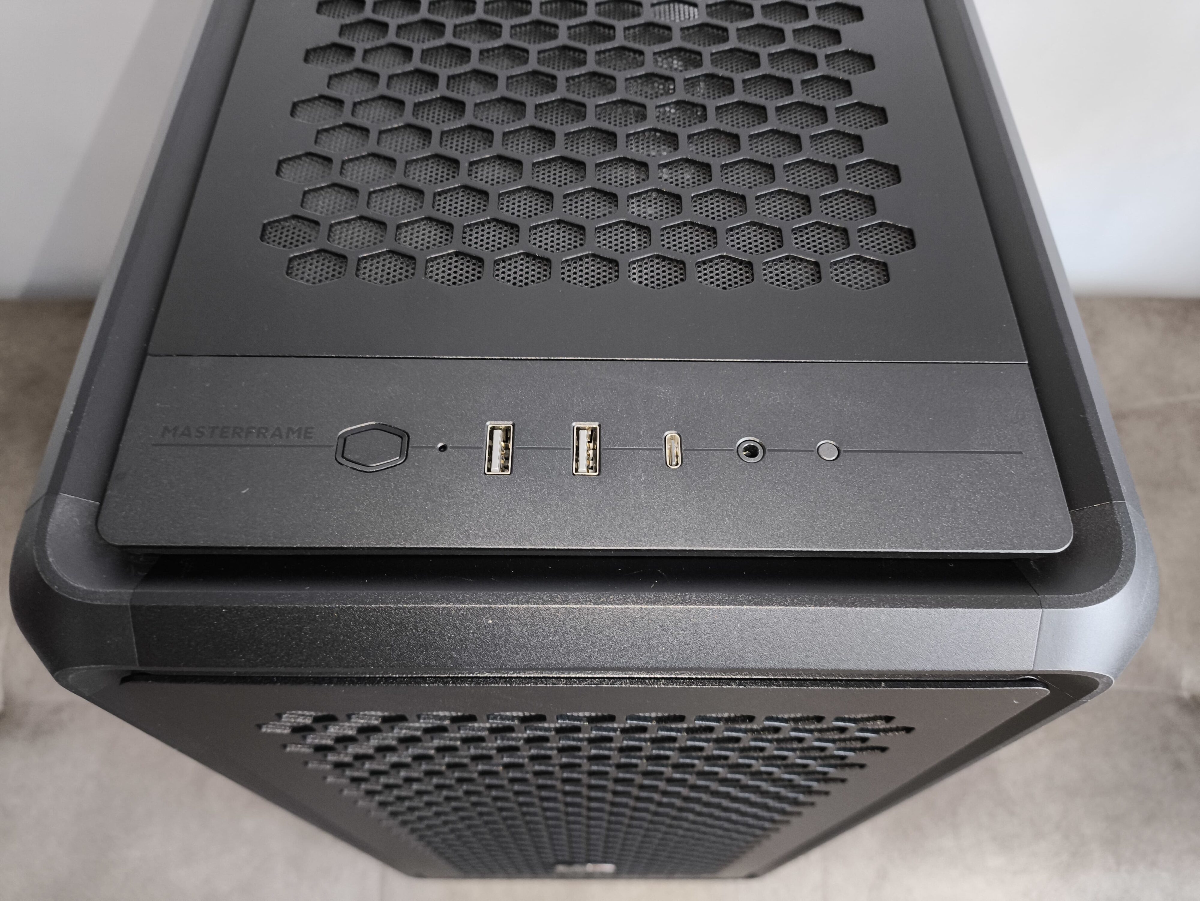 Cooler Master MasterFrame 600 - test obudowy. Możesz robić z nią co chcesz. Teoretycznie. To wciąż bardziej prototyp aniżeli gotowy produkt