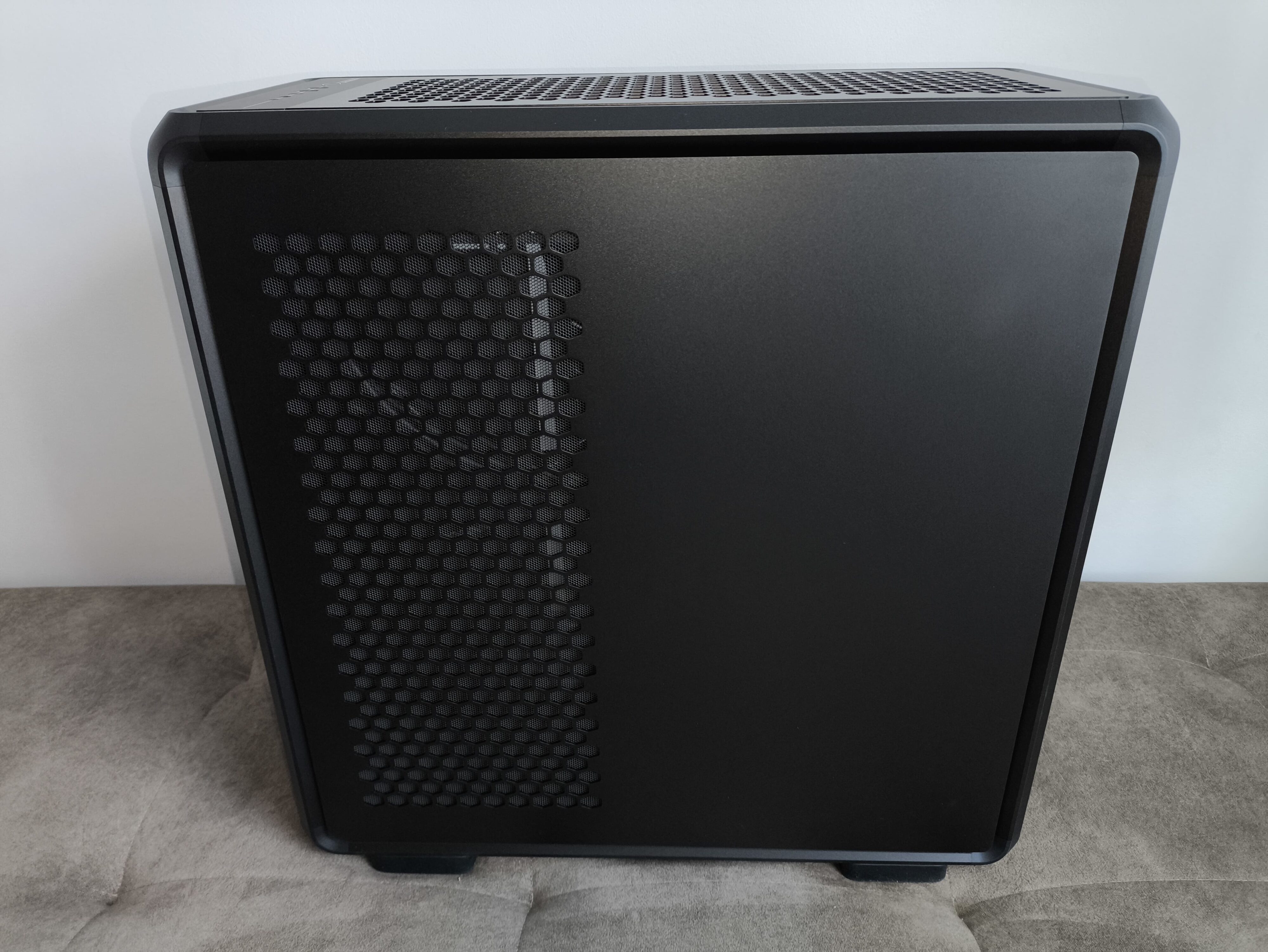 Cooler Master MasterFrame 600 - test obudowy. Możesz robić z nią co chcesz. Teoretycznie. To wciąż bardziej prototyp aniżeli gotowy produkt