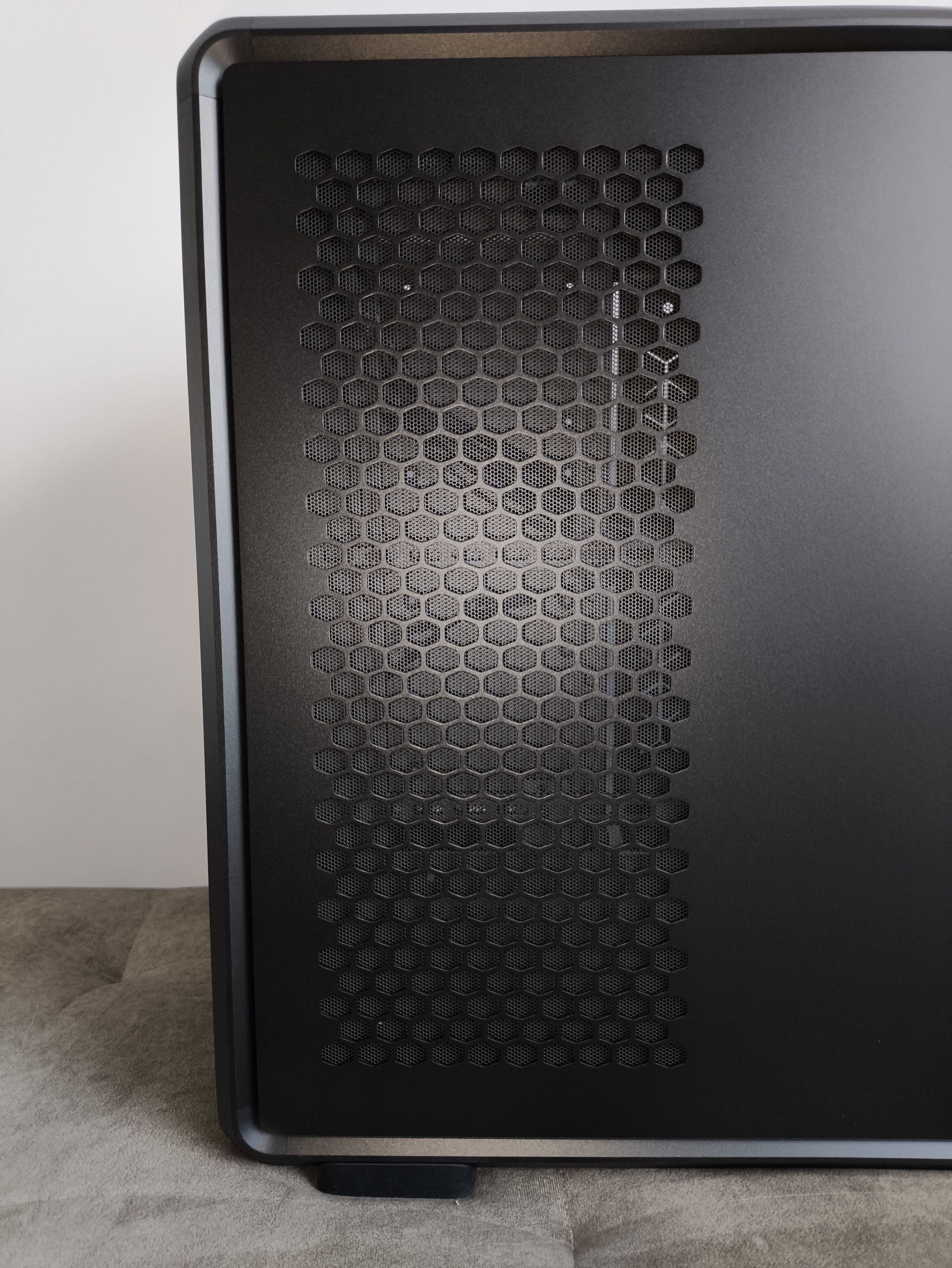 Cooler Master MasterFrame 600 - test obudowy. Możesz robić z nią co chcesz. Teoretycznie. To wciąż bardziej prototyp aniżeli gotowy produkt