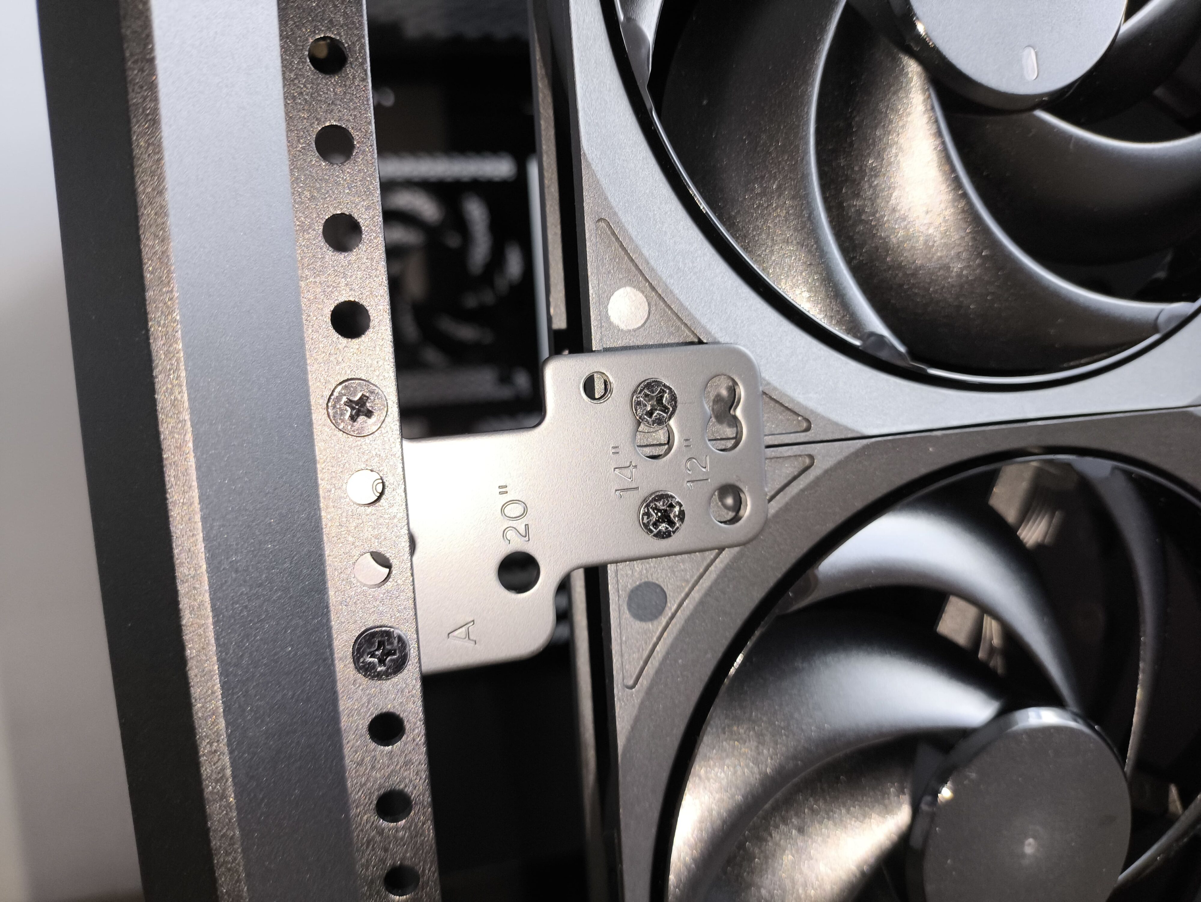 Cooler Master MasterFrame 600 - test obudowy. Możesz robić z nią co chcesz. Teoretycznie. To wciąż bardziej prototyp aniżeli gotowy produkt