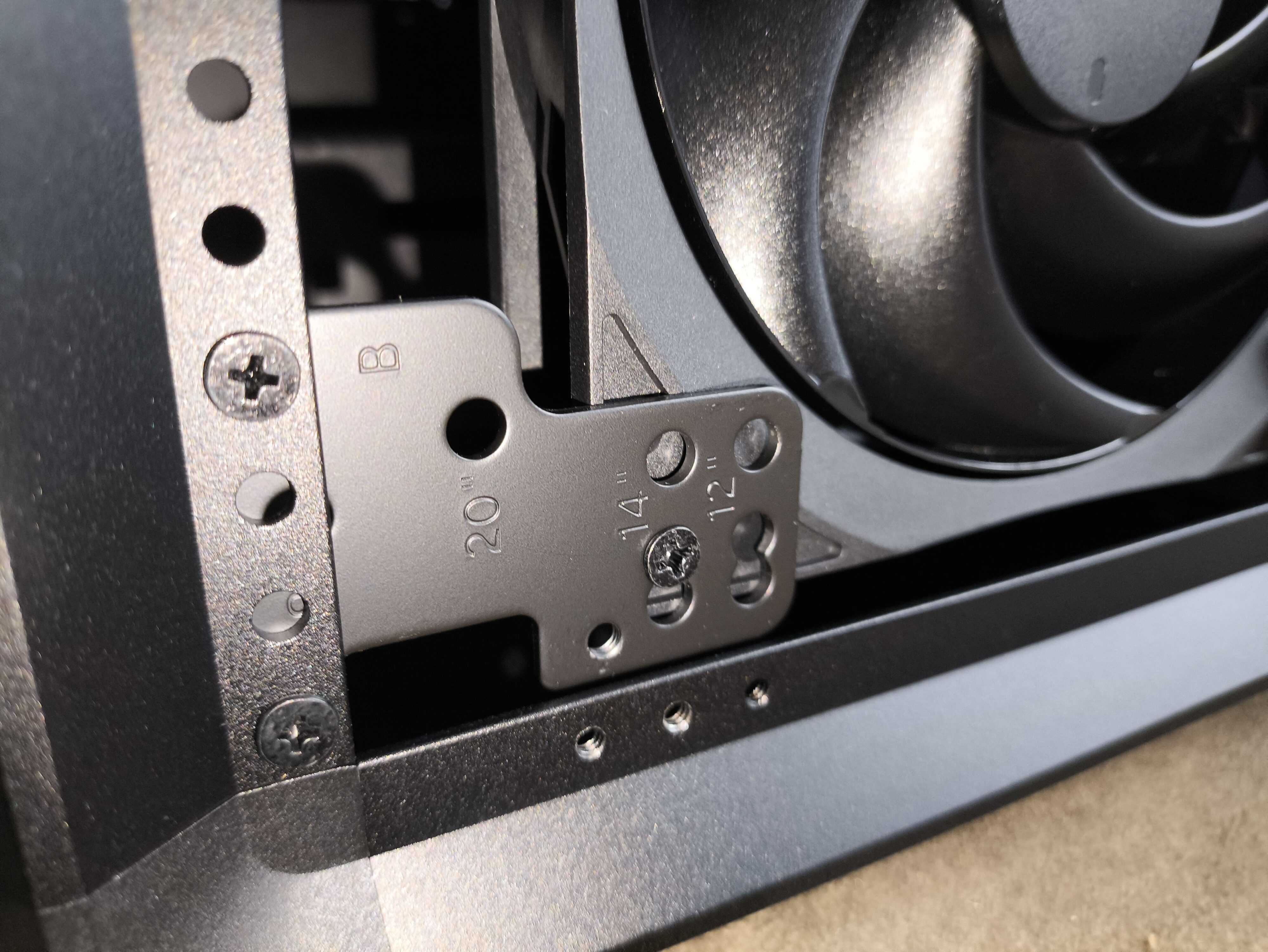 Cooler Master MasterFrame 600 - test obudowy. Możesz robić z nią co chcesz. Teoretycznie. To wciąż bardziej prototyp aniżeli gotowy produkt