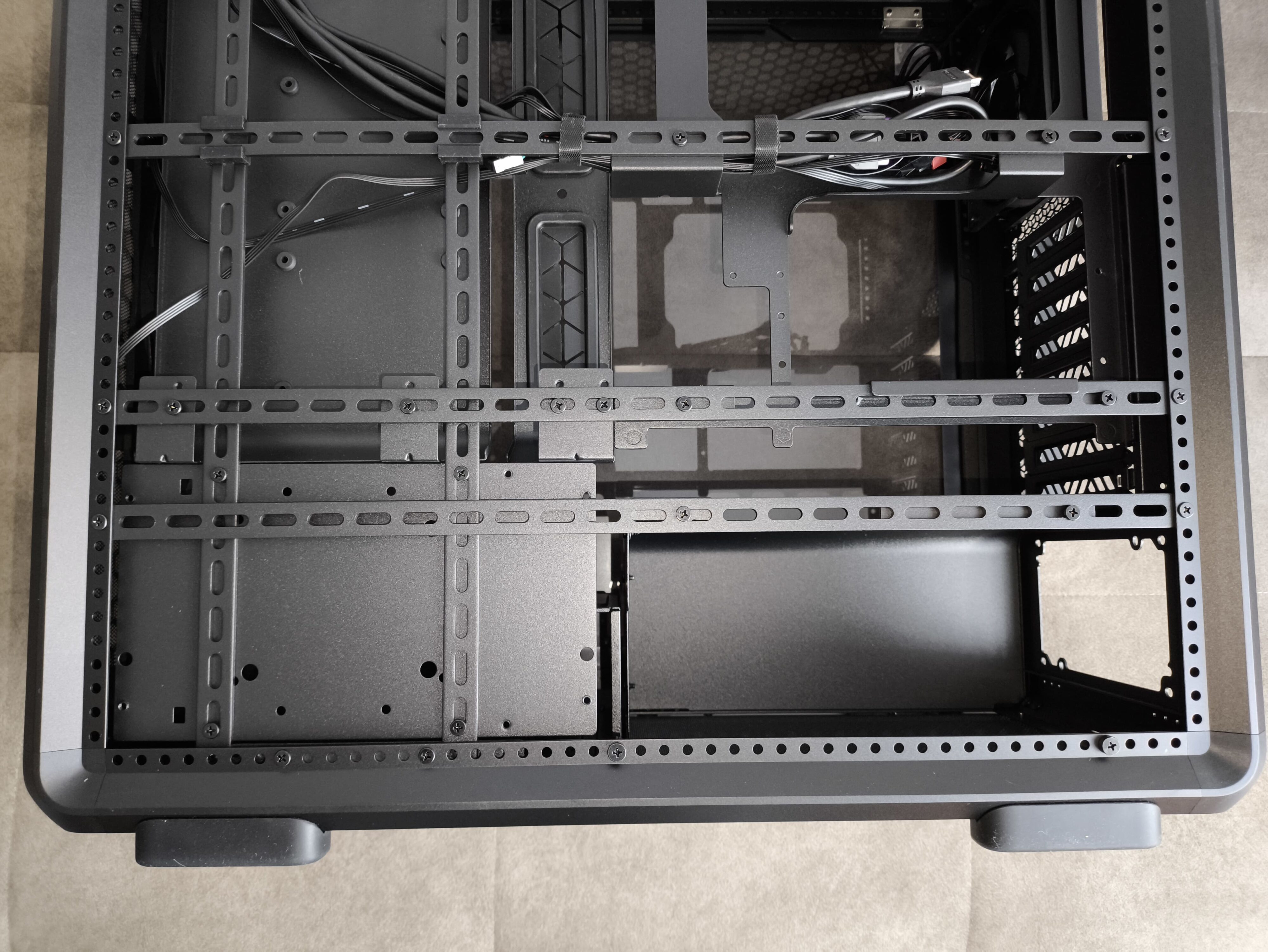 Cooler Master MasterFrame 600 - test obudowy. Możesz robić z nią co chcesz. Teoretycznie. To wciąż bardziej prototyp aniżeli gotowy produkt