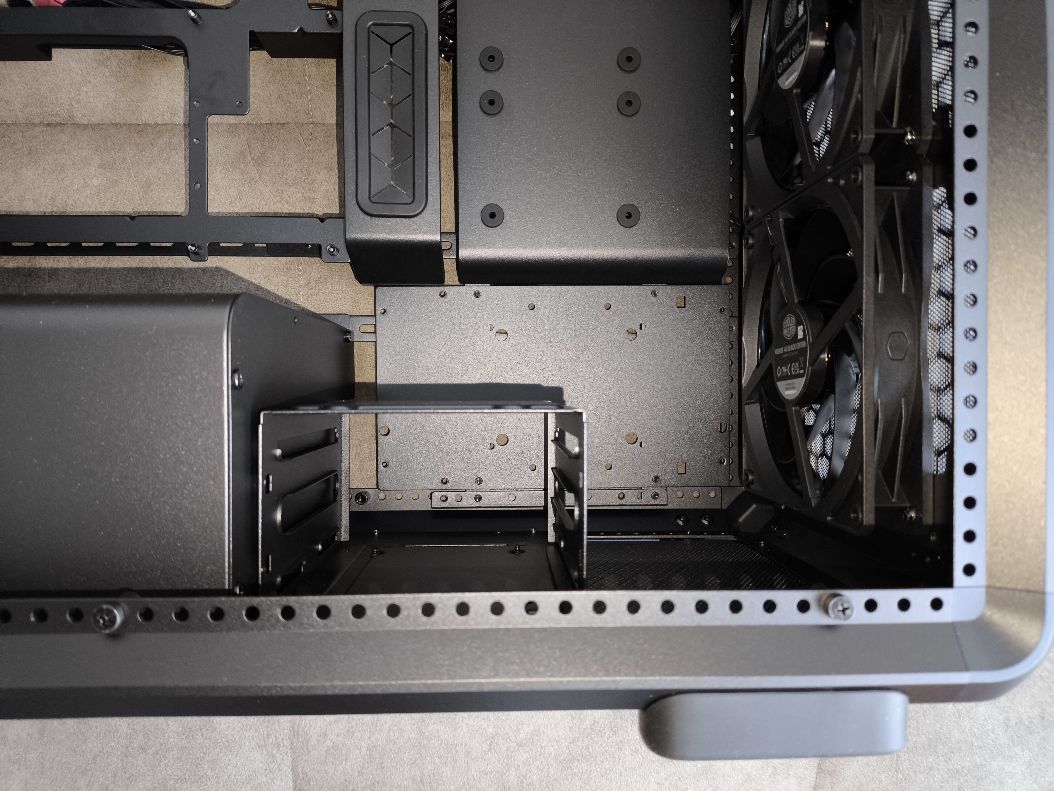 Cooler Master MasterFrame 600 - test obudowy. Możesz robić z nią co chcesz. Teoretycznie. To wciąż bardziej prototyp aniżeli gotowy produkt