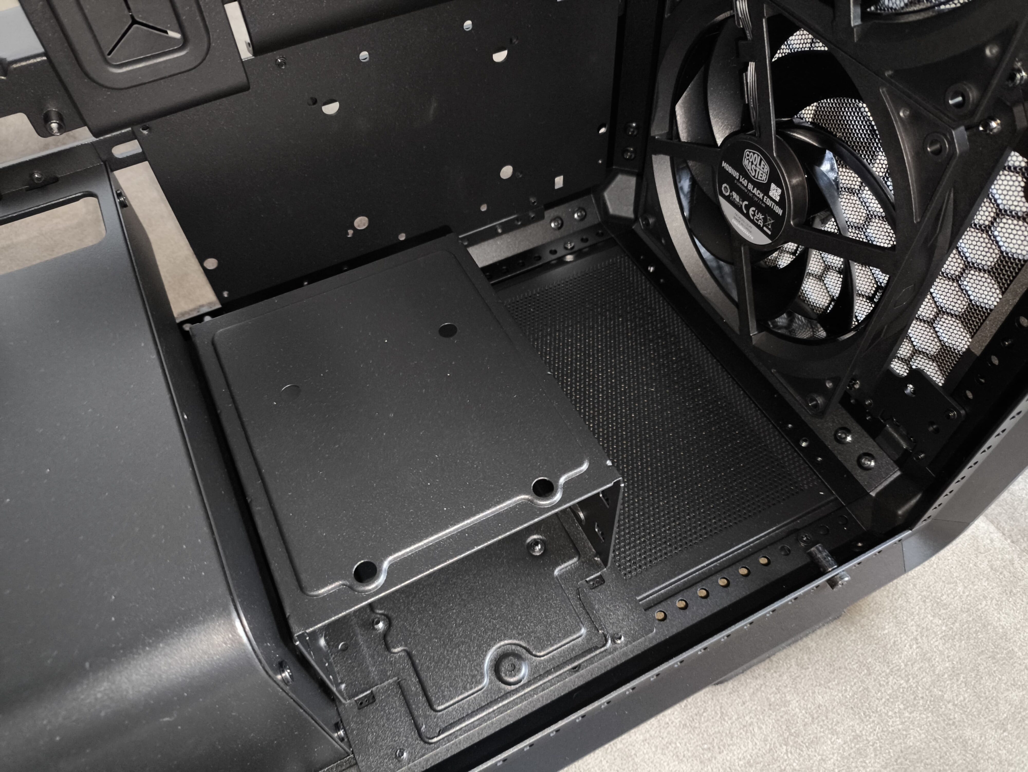 Cooler Master MasterFrame 600 - test obudowy. Możesz robić z nią co chcesz. Teoretycznie. To wciąż bardziej prototyp aniżeli gotowy produkt