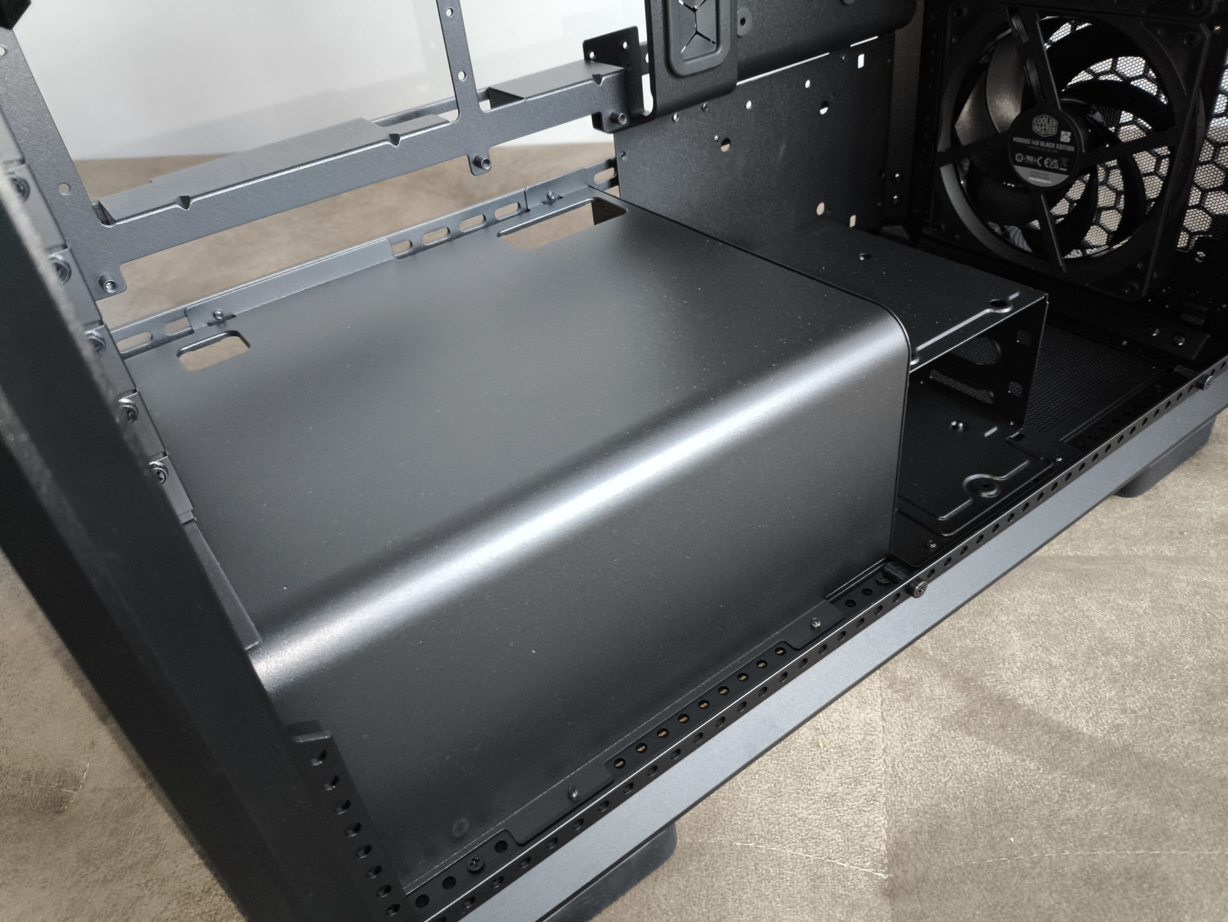 Cooler Master MasterFrame 600 - test obudowy. Możesz robić z nią co chcesz. Teoretycznie. To wciąż bardziej prototyp aniżeli gotowy produkt