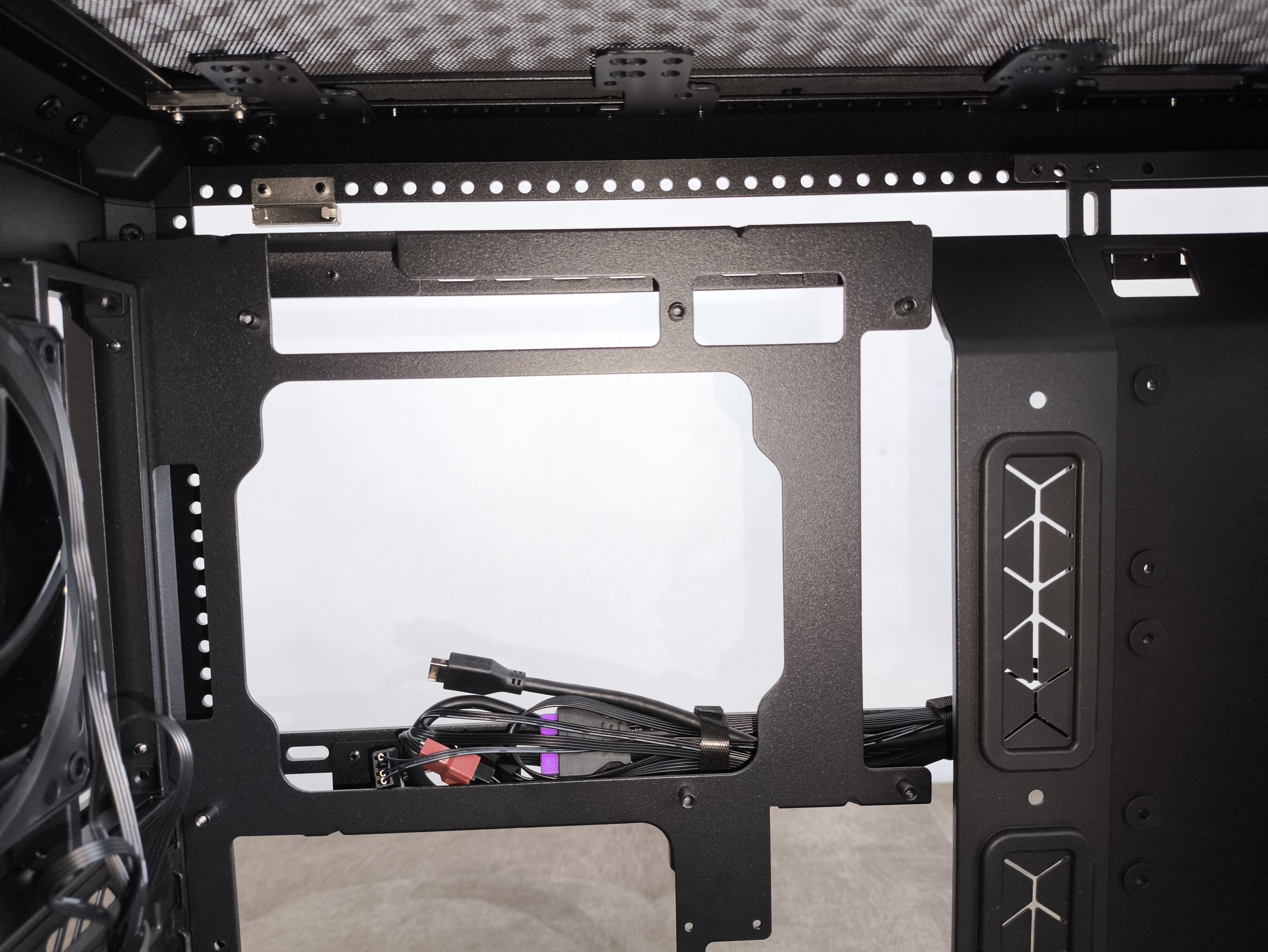 Cooler Master MasterFrame 600 - test obudowy. Możesz robić z nią co chcesz. Teoretycznie. To wciąż bardziej prototyp aniżeli gotowy produkt