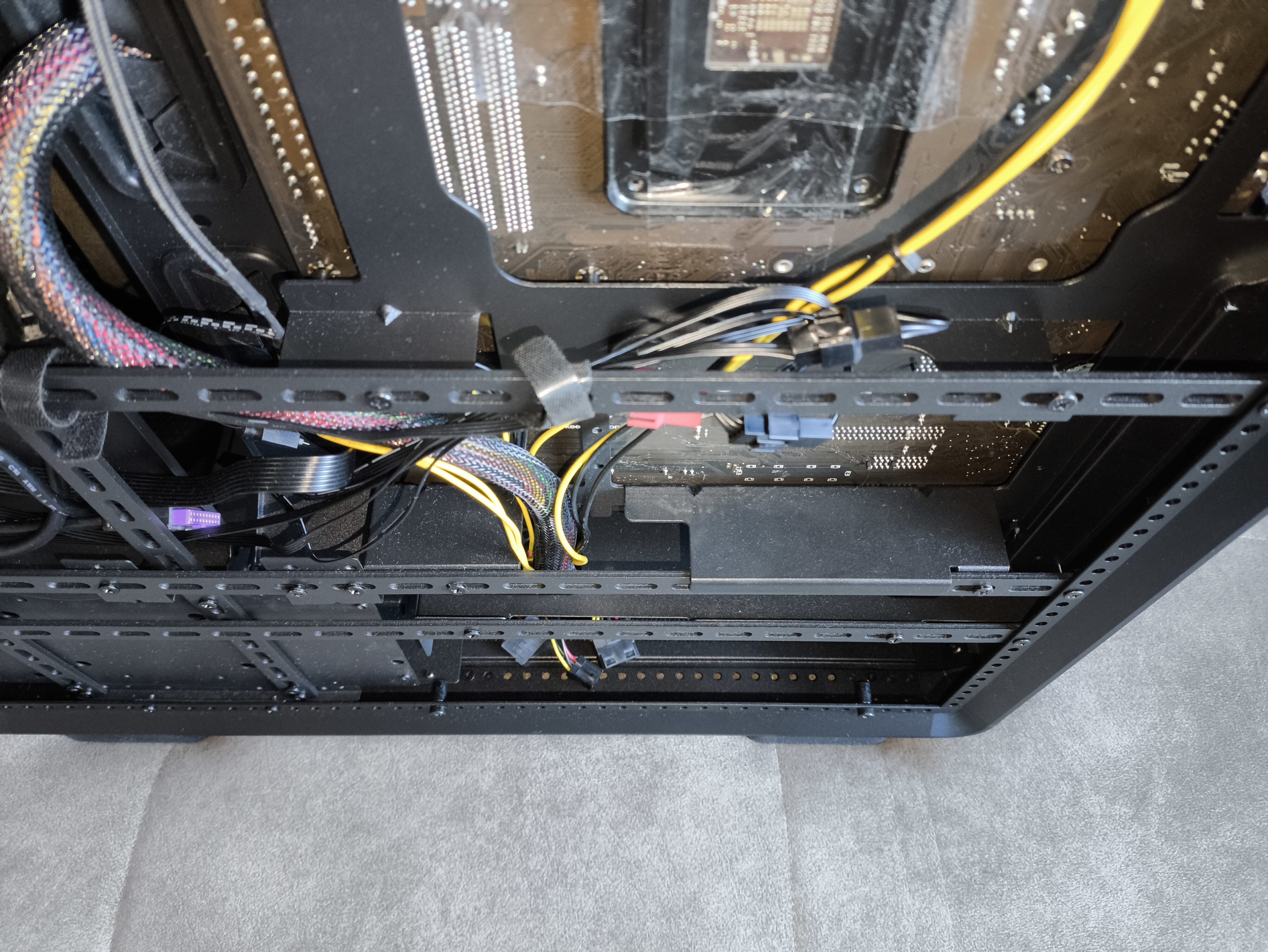 Cooler Master MasterFrame 600 - test obudowy. Możesz robić z nią co chcesz. Teoretycznie. To wciąż bardziej prototyp aniżeli gotowy produkt