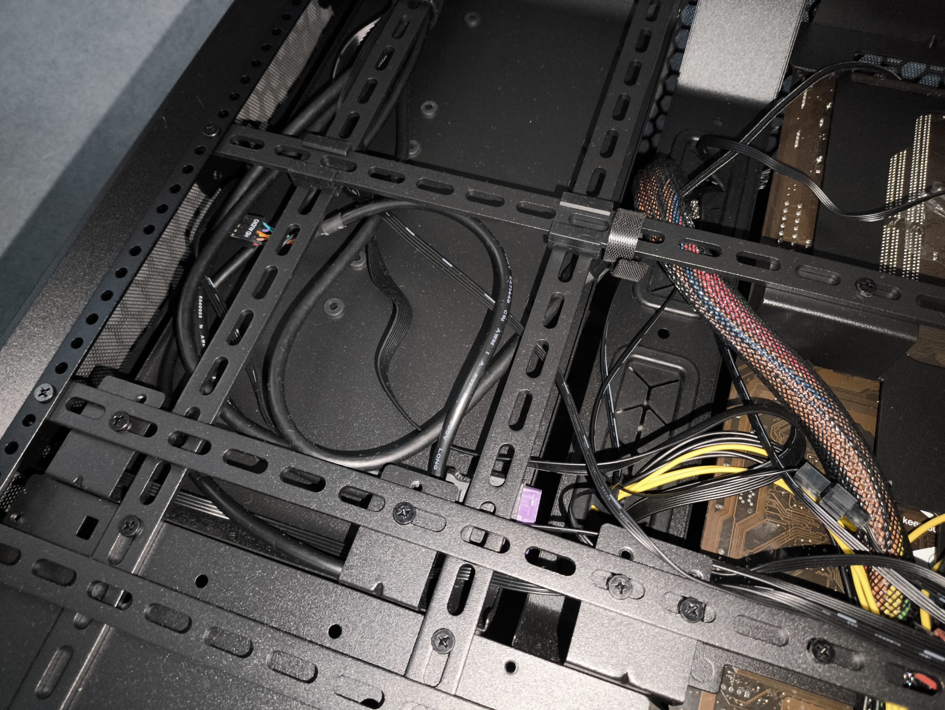 Cooler Master MasterFrame 600 - test obudowy. Możesz robić z nią co chcesz. Teoretycznie. To wciąż bardziej prototyp aniżeli gotowy produkt