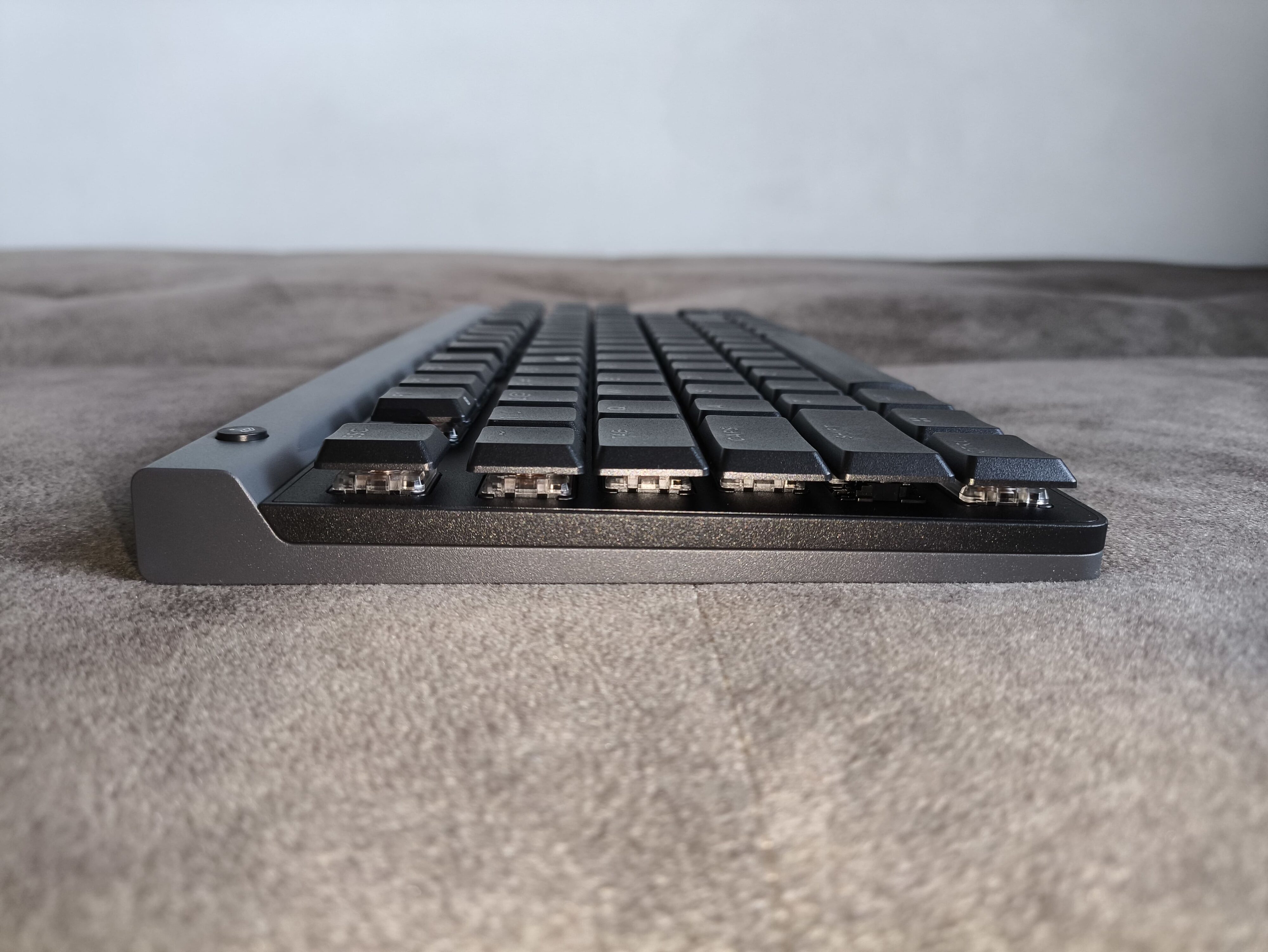 Logitech G515 TKL - test klawiatury. Tani w zakupie, ale okrojony w funkcje kuzyn modelu G515 Lightspeed TKL