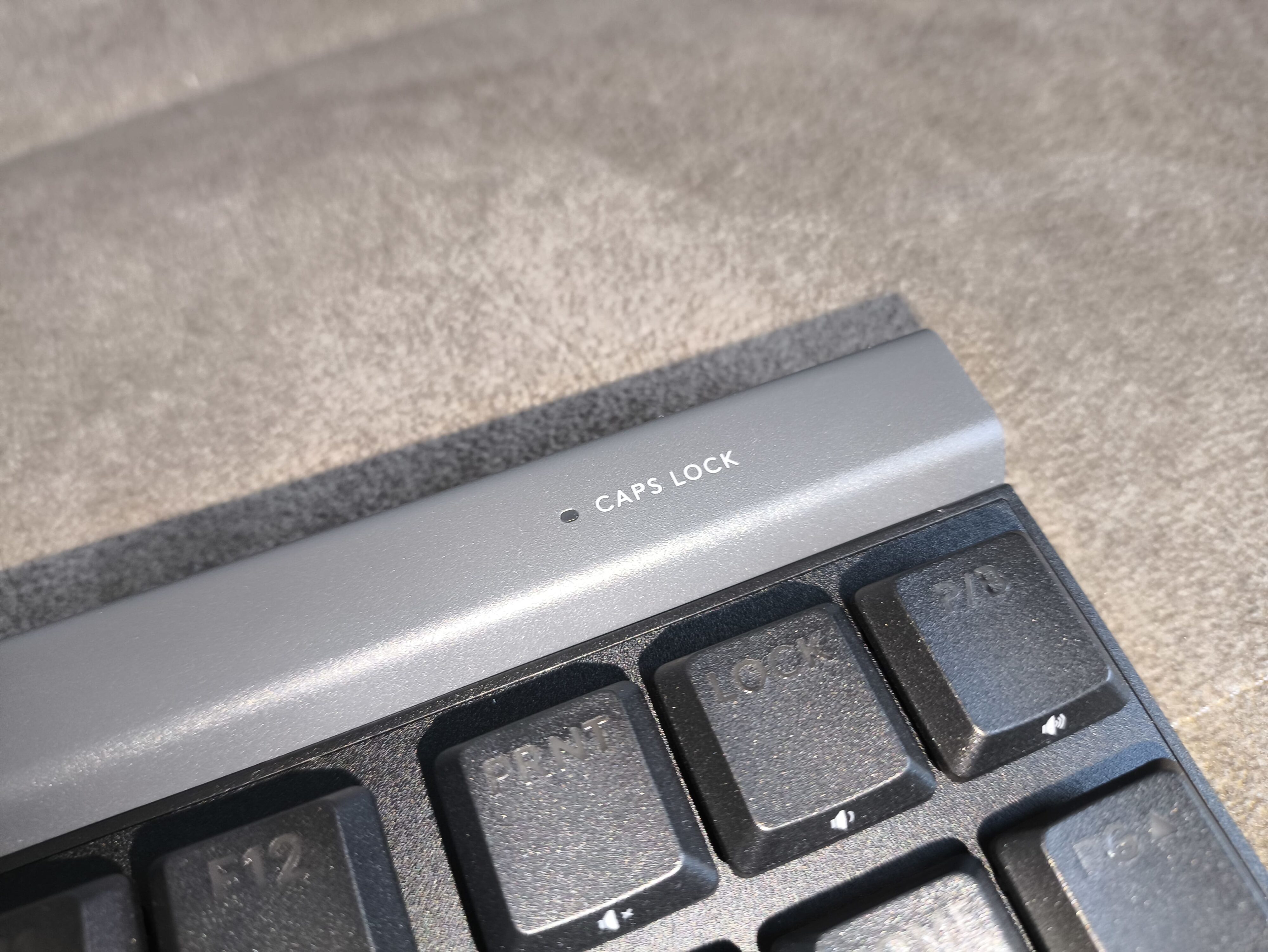 Logitech G515 TKL - test klawiatury. Tani w zakupie, ale okrojony w funkcje kuzyn modelu G515 Lightspeed TKL