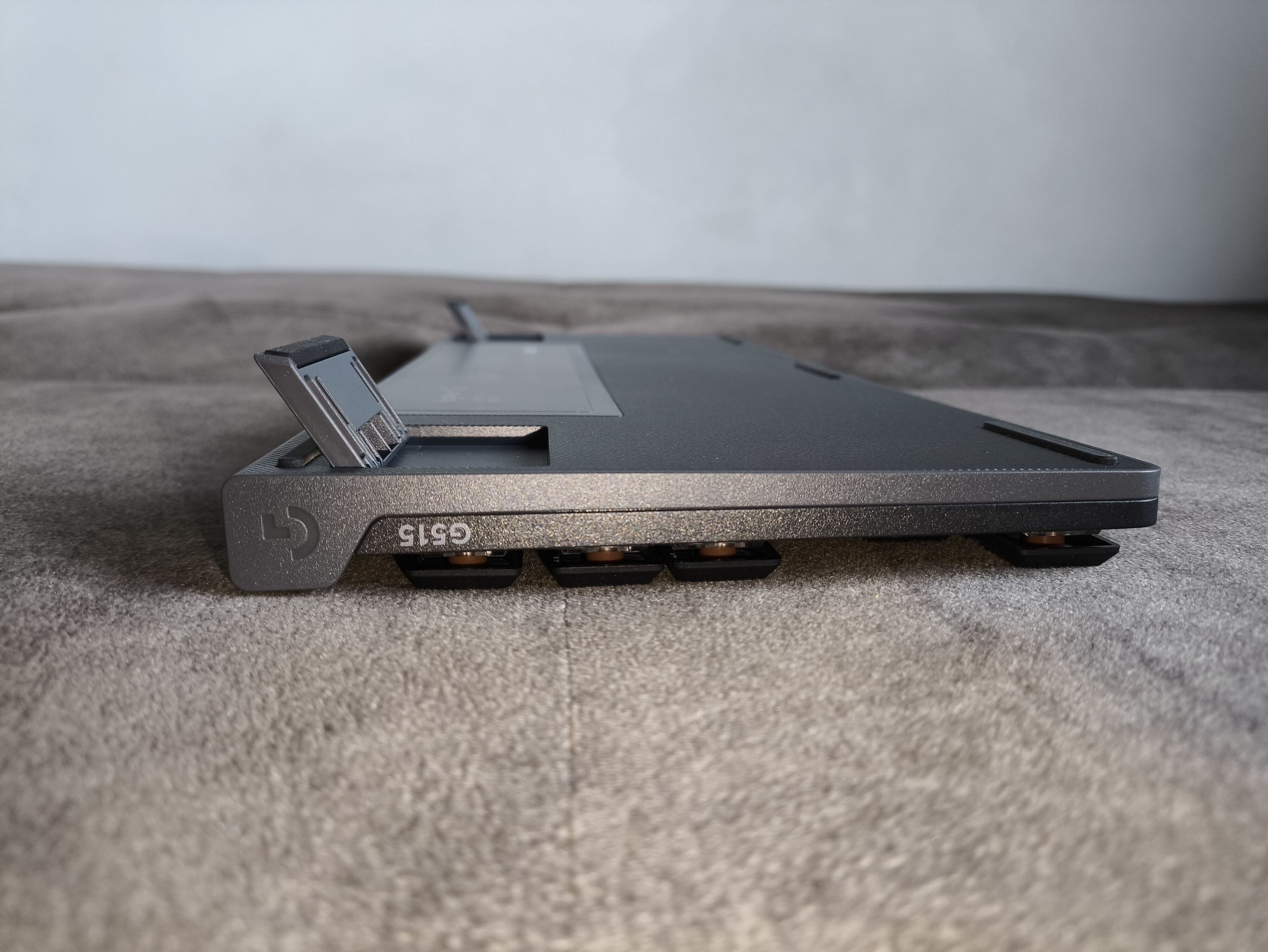 Logitech G515 TKL - test klawiatury. Tani w zakupie, ale okrojony w funkcje kuzyn modelu G515 Lightspeed TKL