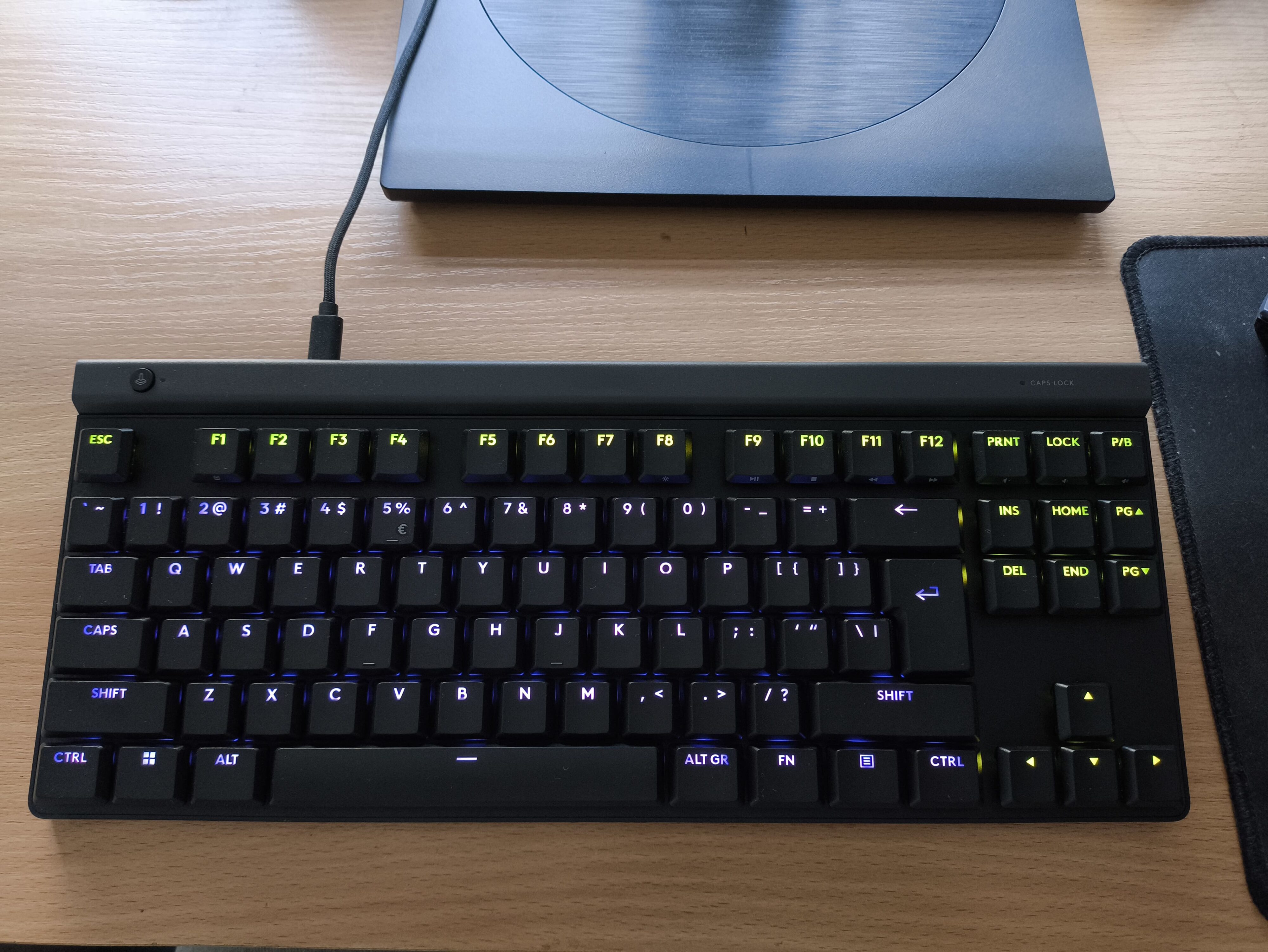 Logitech G515 TKL - test klawiatury. Tani w zakupie, ale okrojony w funkcje kuzyn modelu G515 Lightspeed TKL