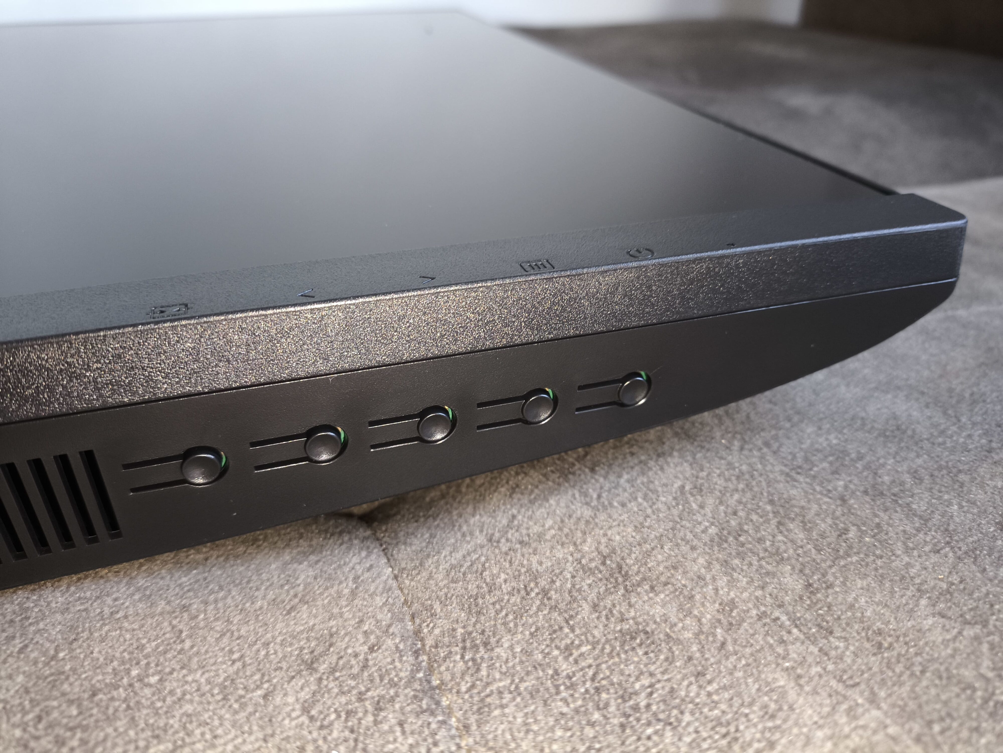 AOC U27B3CF - test monitora. Budżetowe, warte uwagi 4K