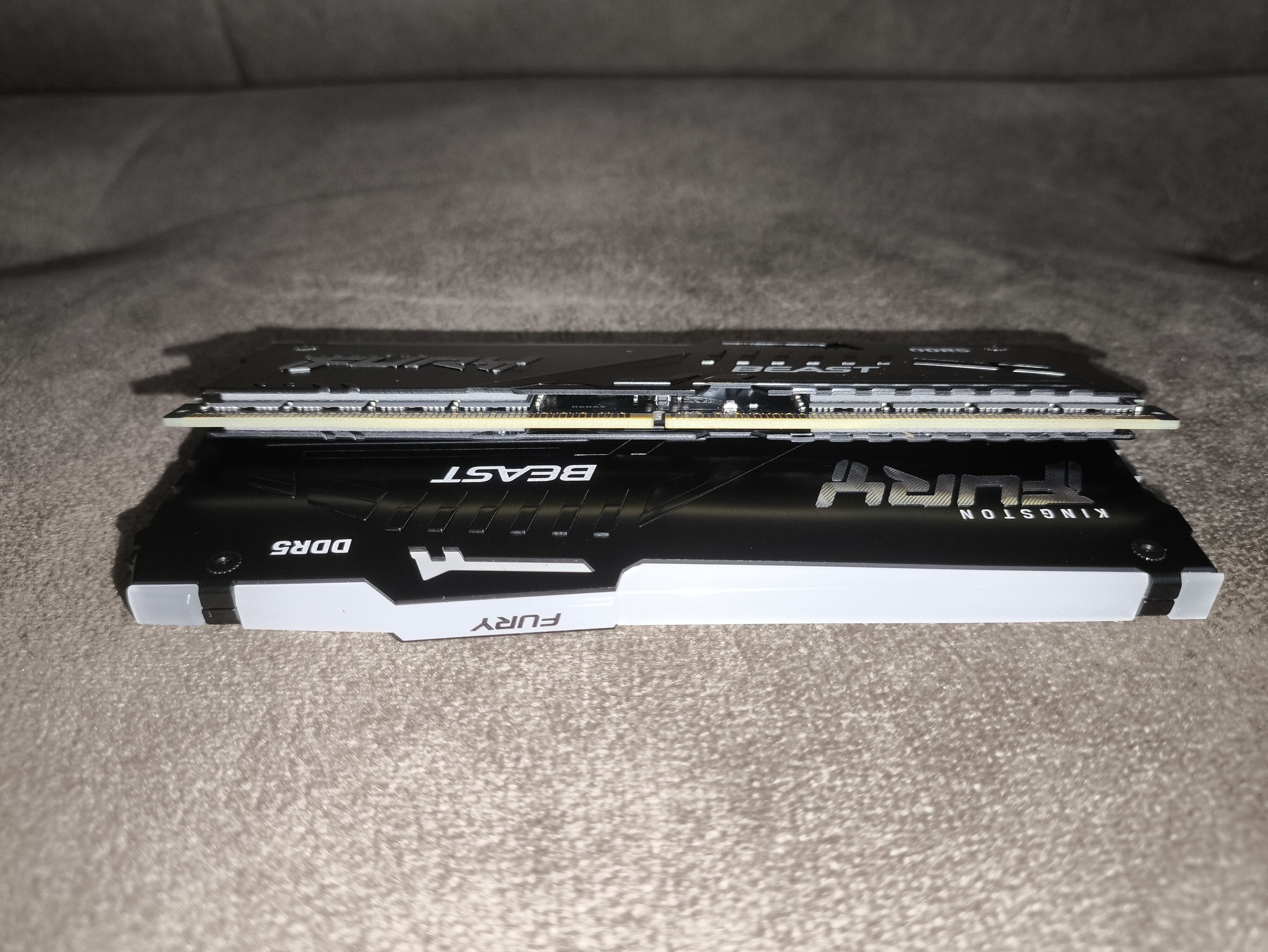 Kingston Fury Beast RGB 64 GB 6400 MT/s CL32 DDR5 - test szybkich modułów RAM